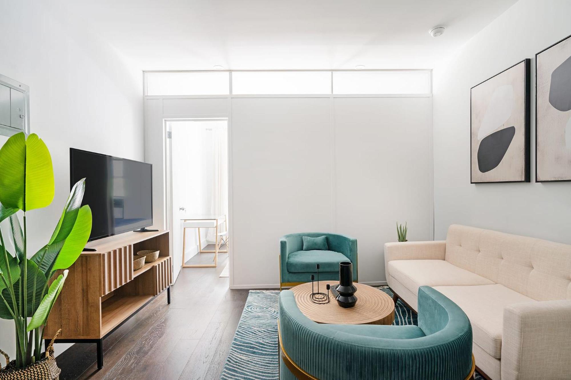 444-4F Newly renovated 1BR in Midtown West