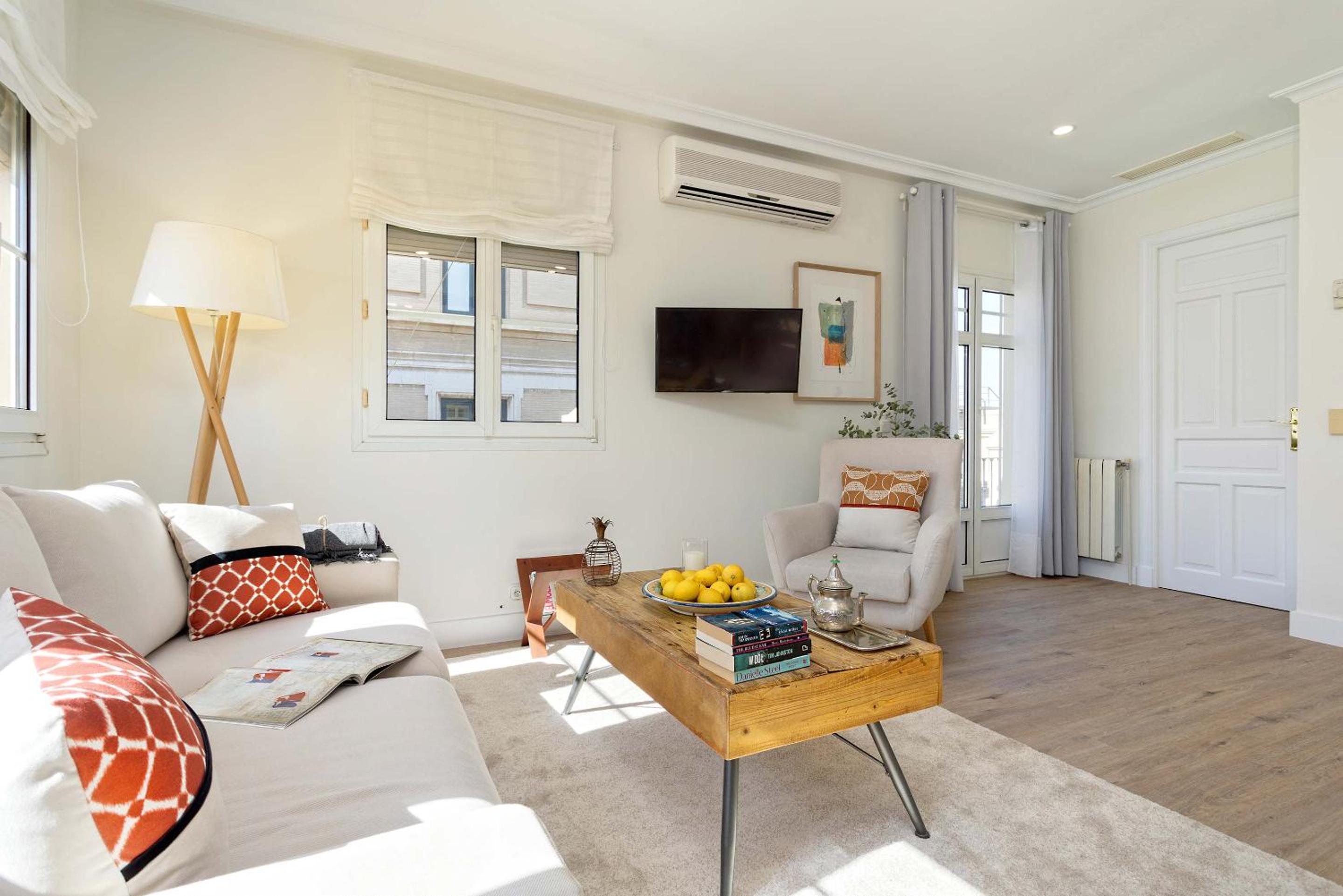 Genteel Home Giralda view 3
