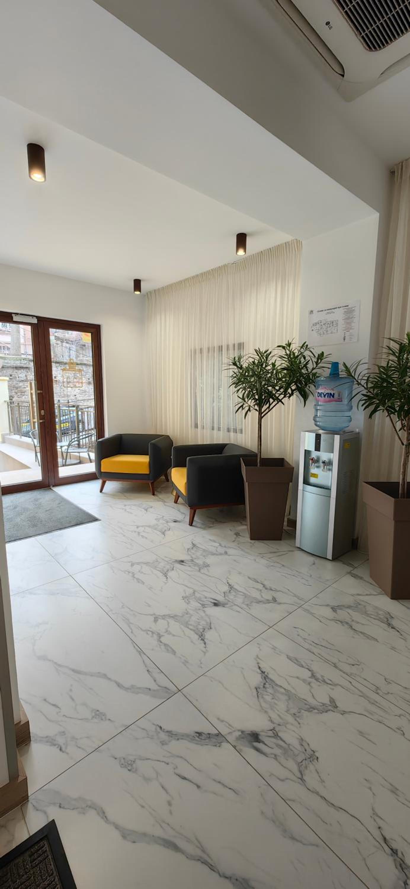Evelin Deluxe House