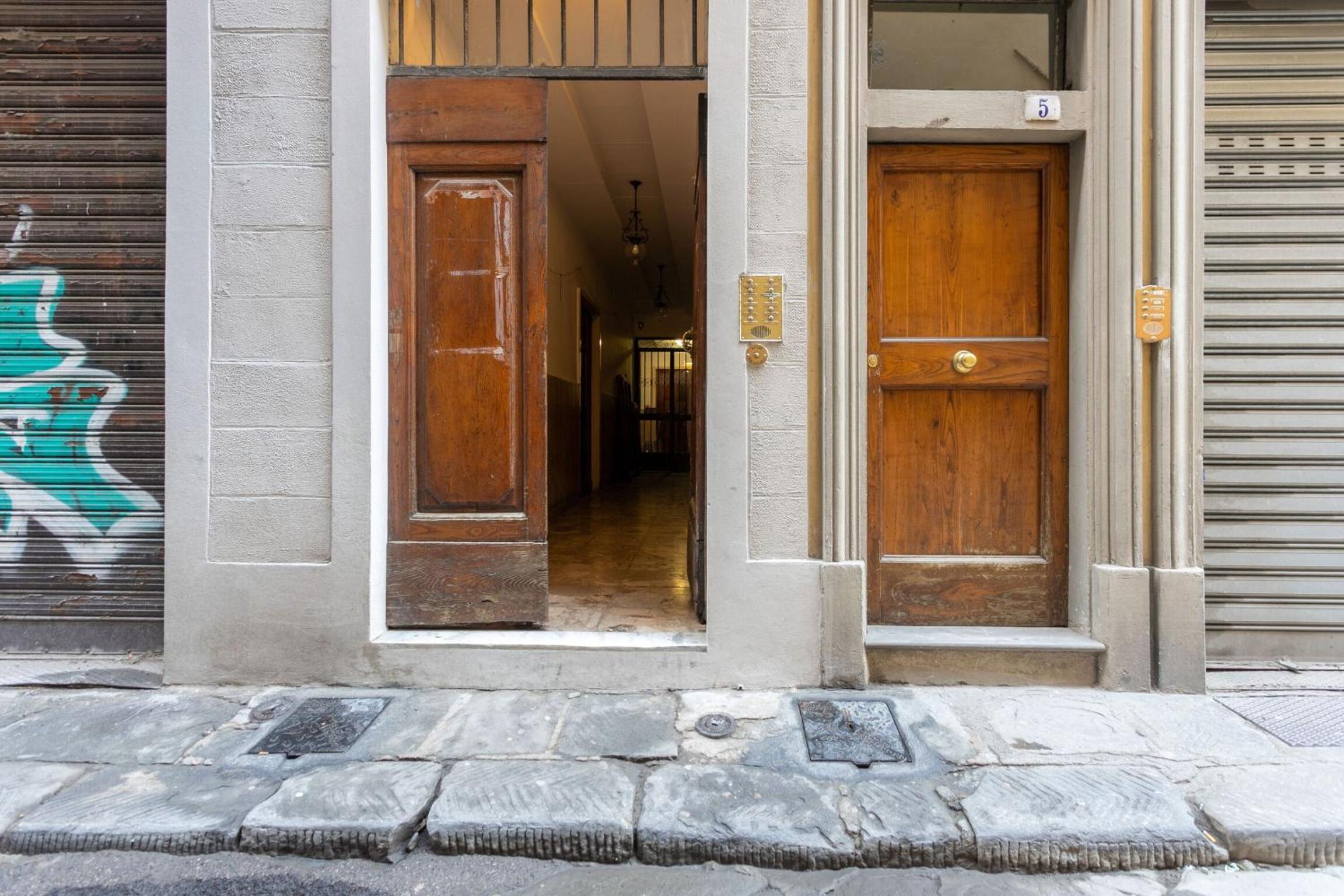 La Bottega Di Botticelli by Halldis
