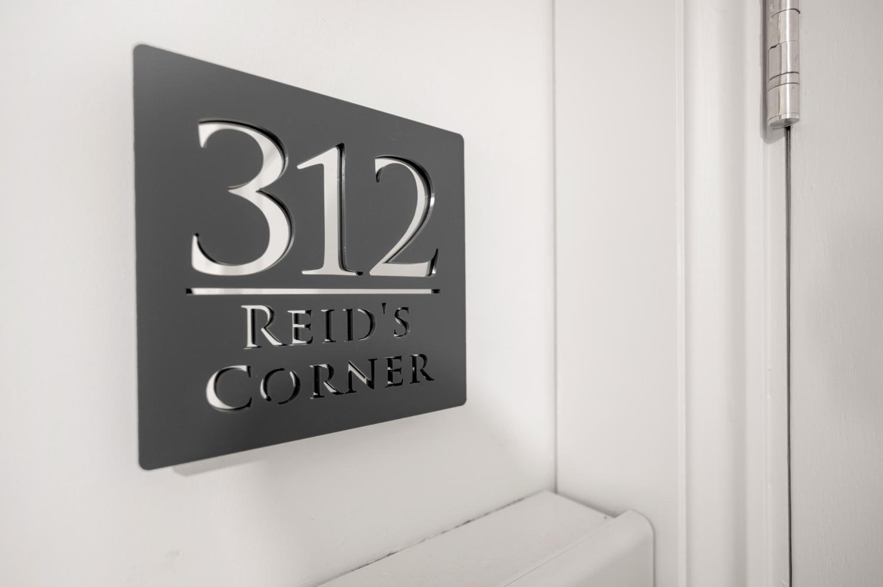 312 Reids Corner - by StayDunfermline view 4