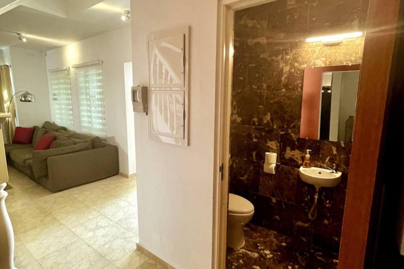 Villa and Pool walk to Palm Beach ideal for GROUPS