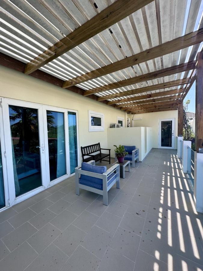 Villa and Pool walk to Palm Beach ideal for GROUPS