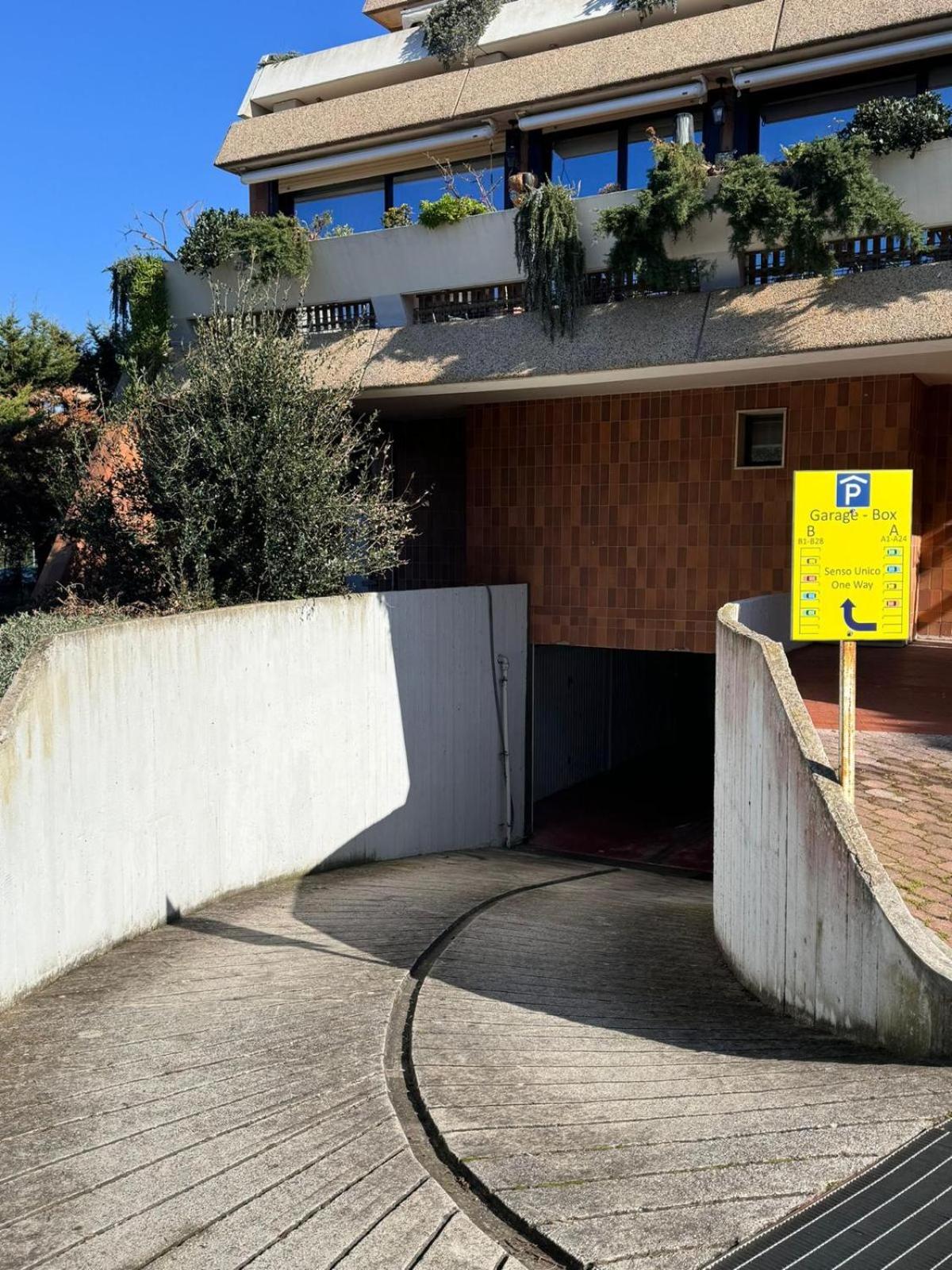 NEW STUDIO WITH TERRACE-POOL LIVORNO view 5