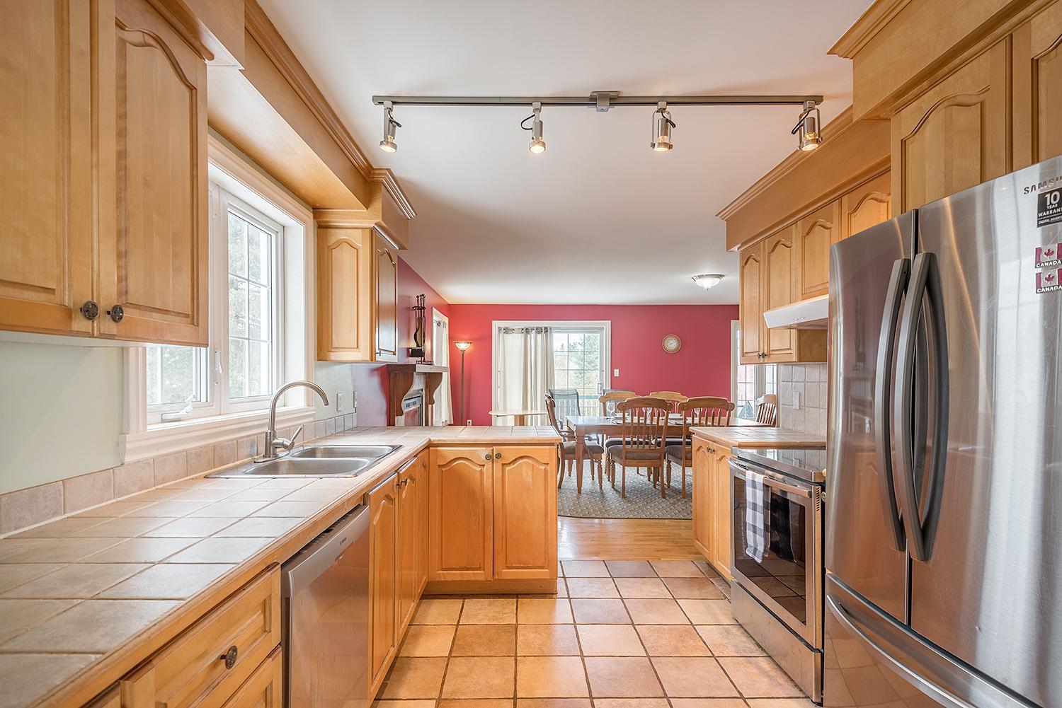 Beautiful Val Morin Chalet
