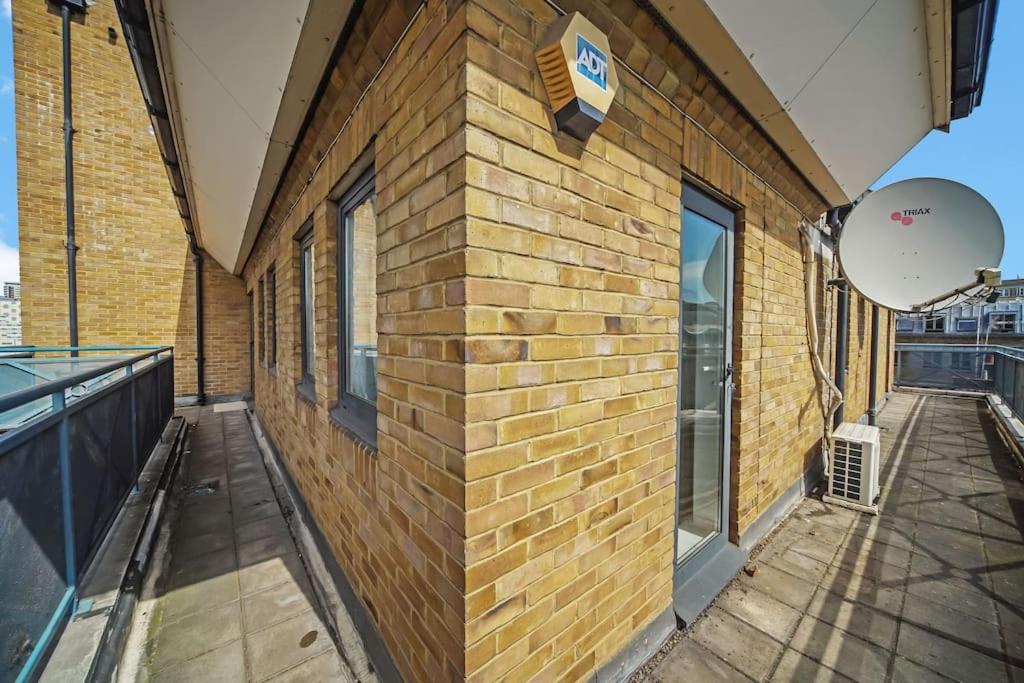 Stunning 4-Bed Apartment