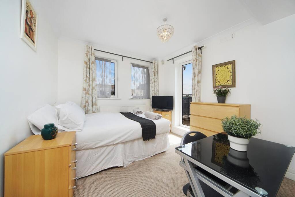 Stunning 4-Bed Apartment
