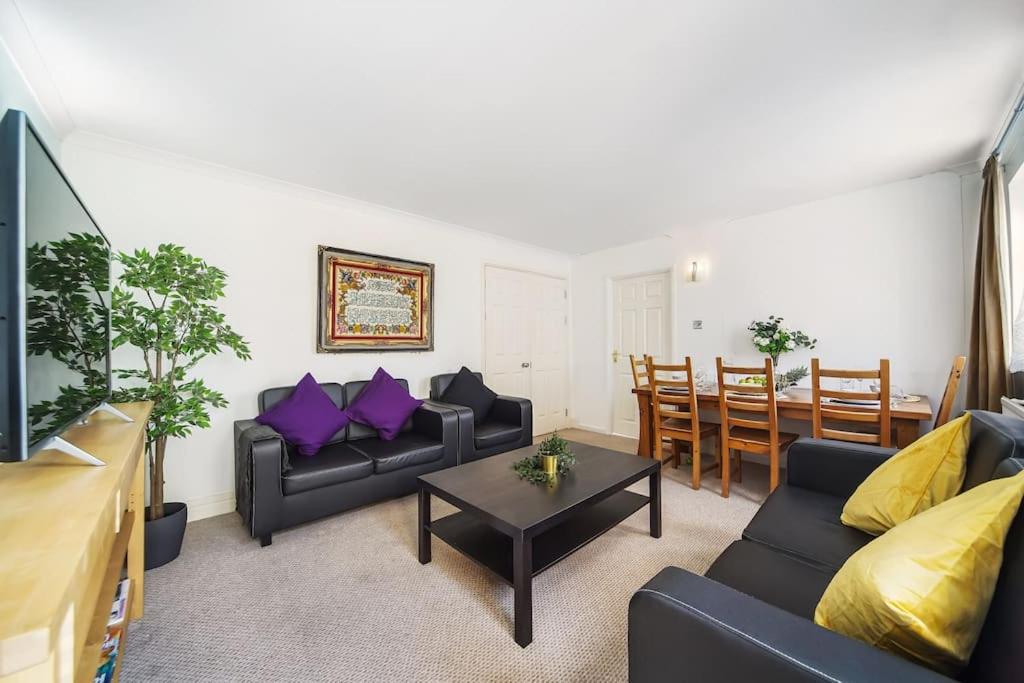 Stunning 4-Bed Apartment