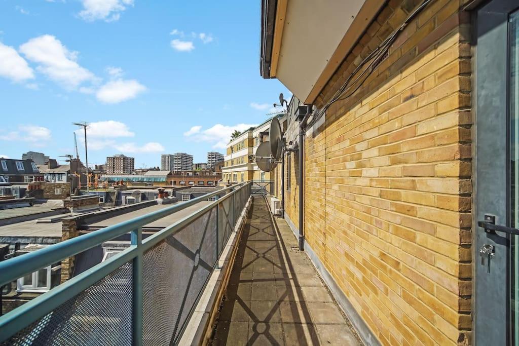 Stunning 4-Bed Apartment