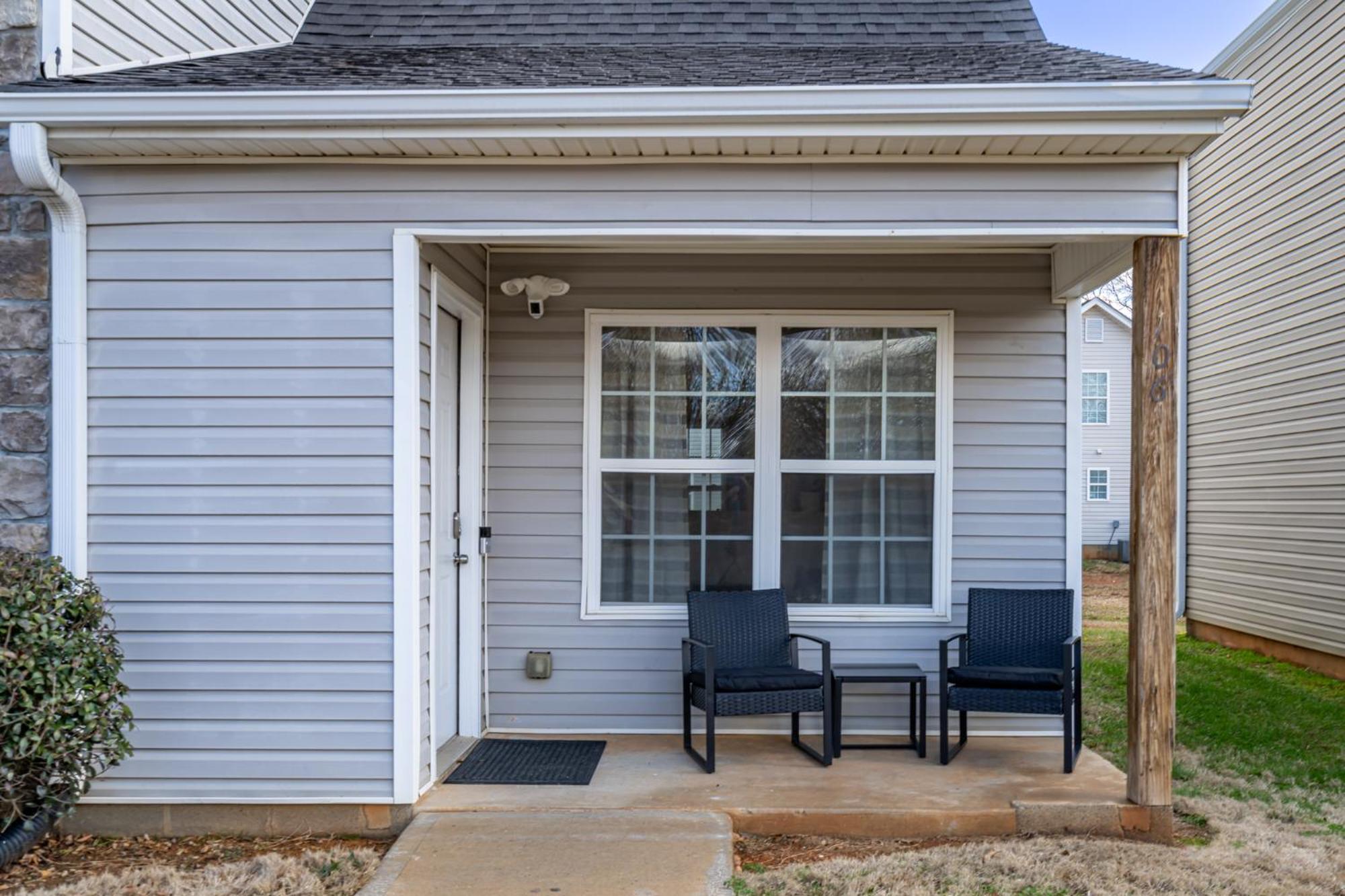Budget-Friendly 4BR Retreat Near DT Cartersville view 5
