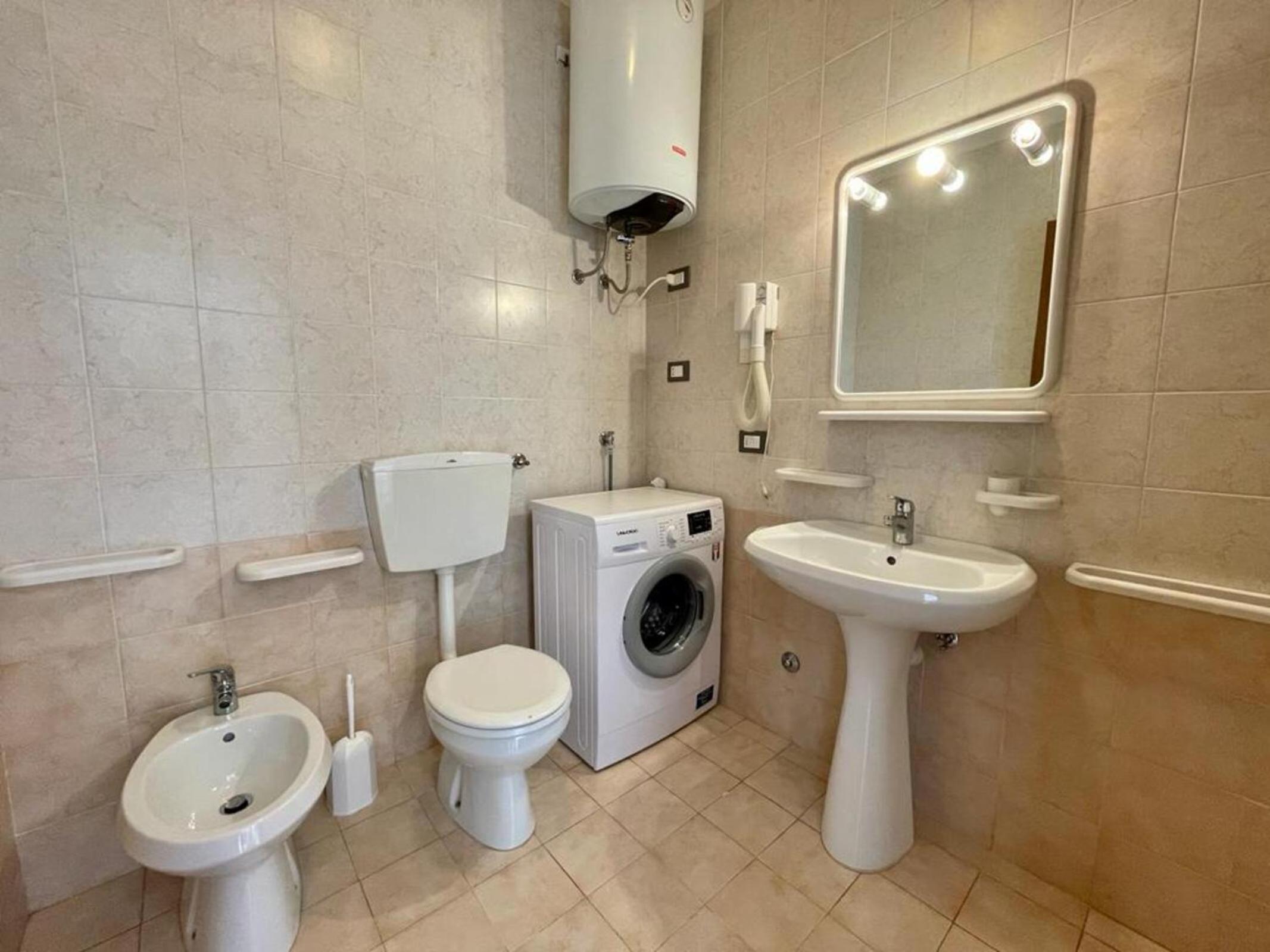 Lovely flat overlooking the pool photo 2