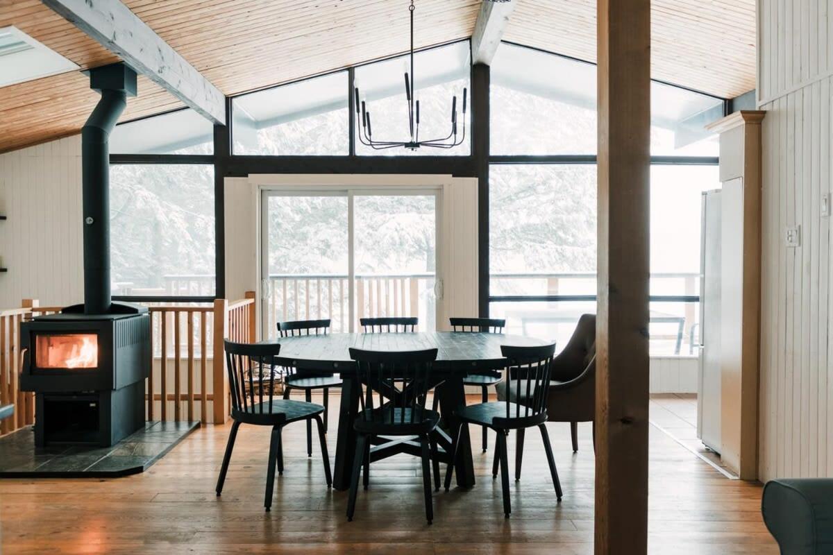 Alpine Lake House - Waterfront on Lake Muskoka