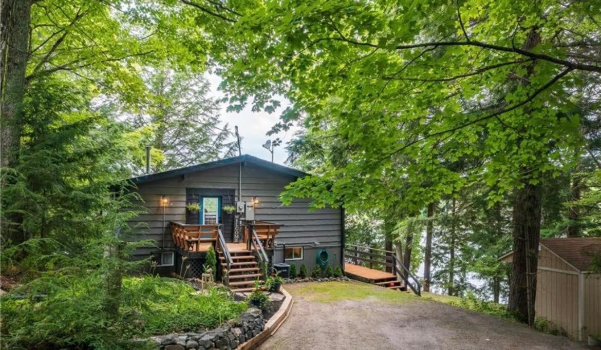 Alpine Lake House - Waterfront on Lake Muskoka