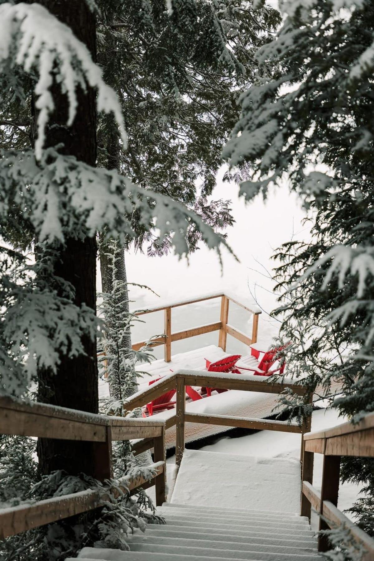Alpine Lake House - Waterfront on Lake Muskoka