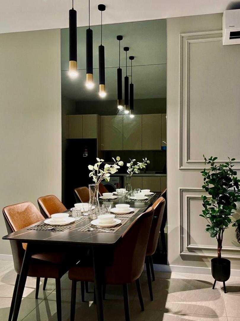 Quill Residence Luxury 3Pax Designer Suite by Hausome