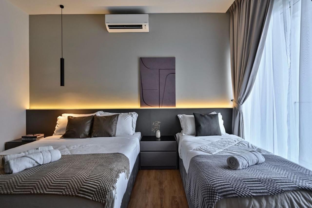 Quill Residence Luxury 3Pax Designer Suite by Hausome