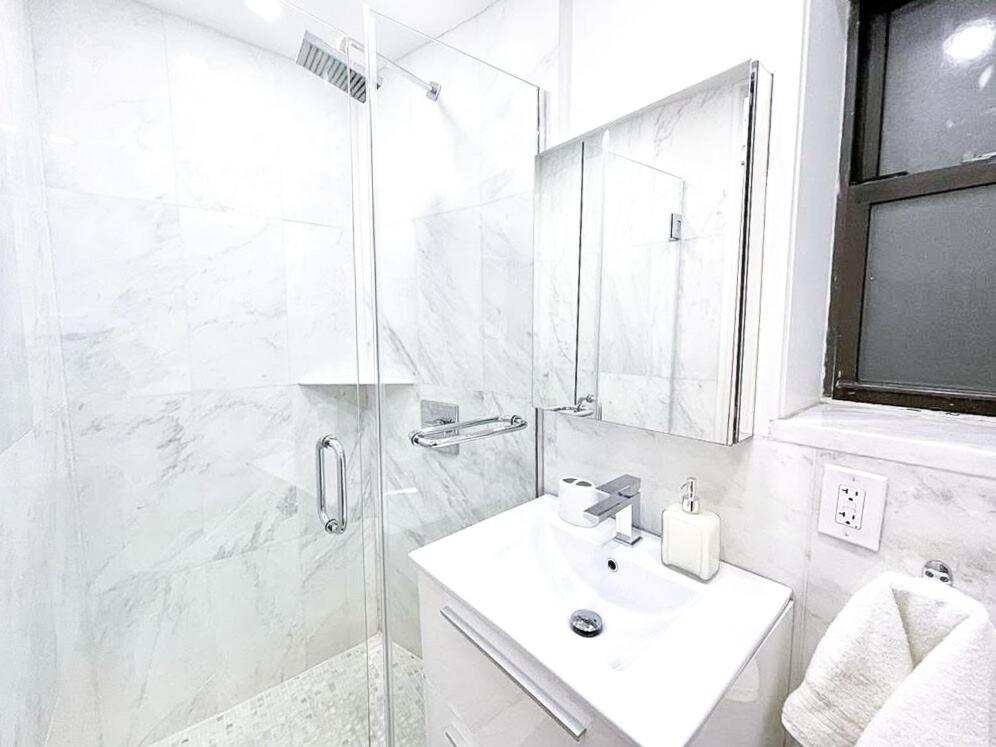 62-2B Renovated 1BR in Prime Upper East Side
