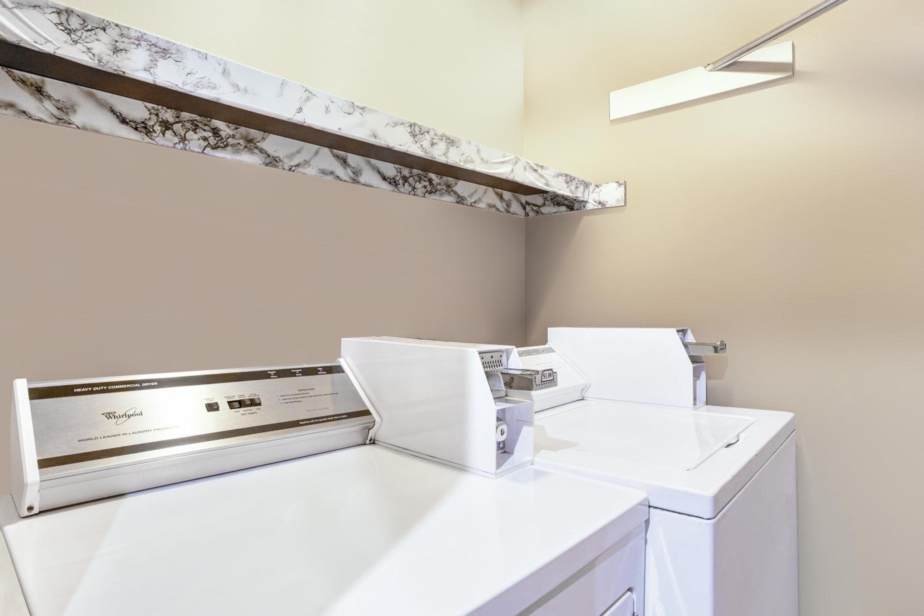 Albany Vacations - Super 8 by Wyndham Albany - Property Image 4