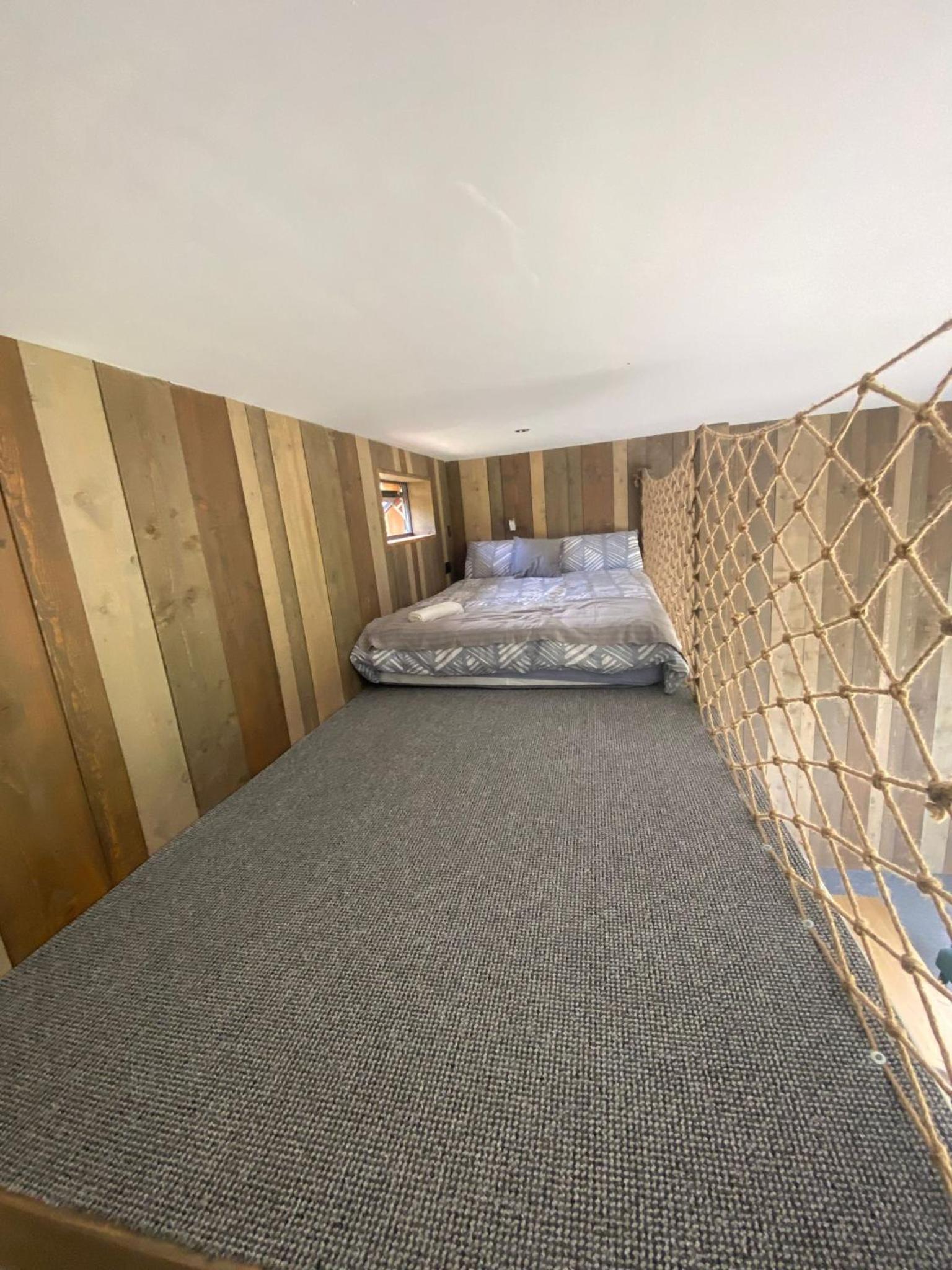 Stunning Ashbourne Log Cabin No4