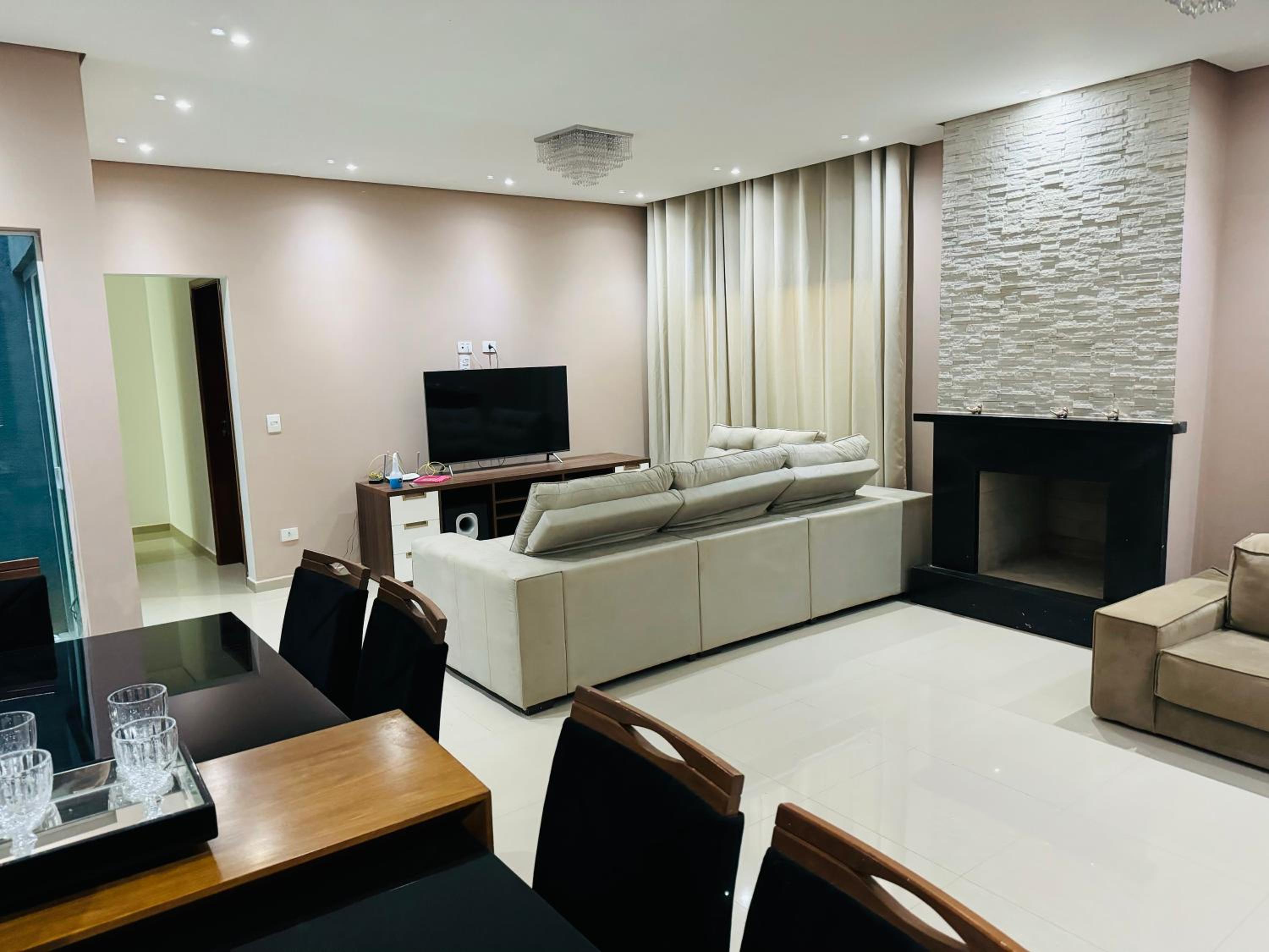 Linda casa em condomínio