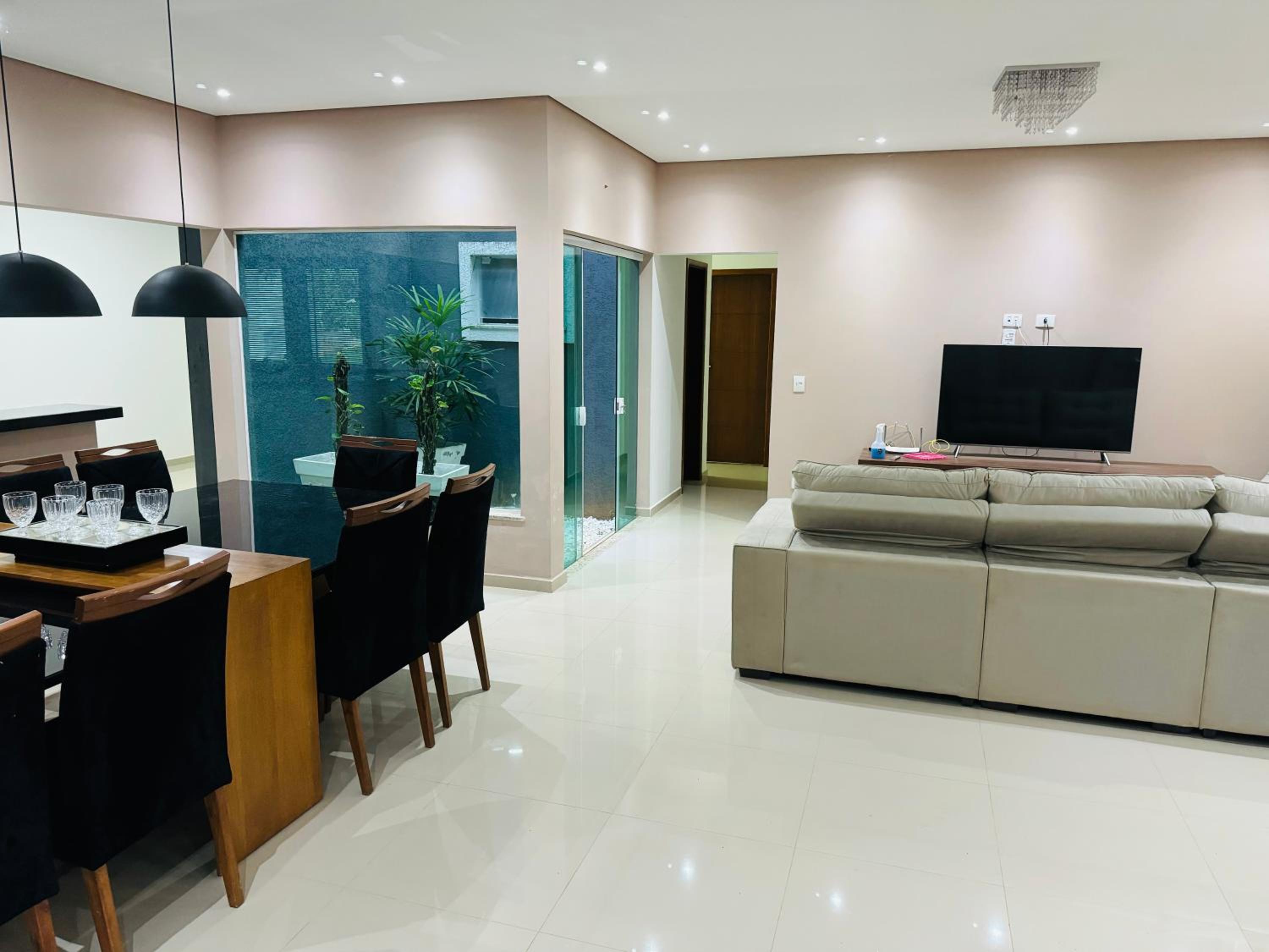 Linda casa em condomínio