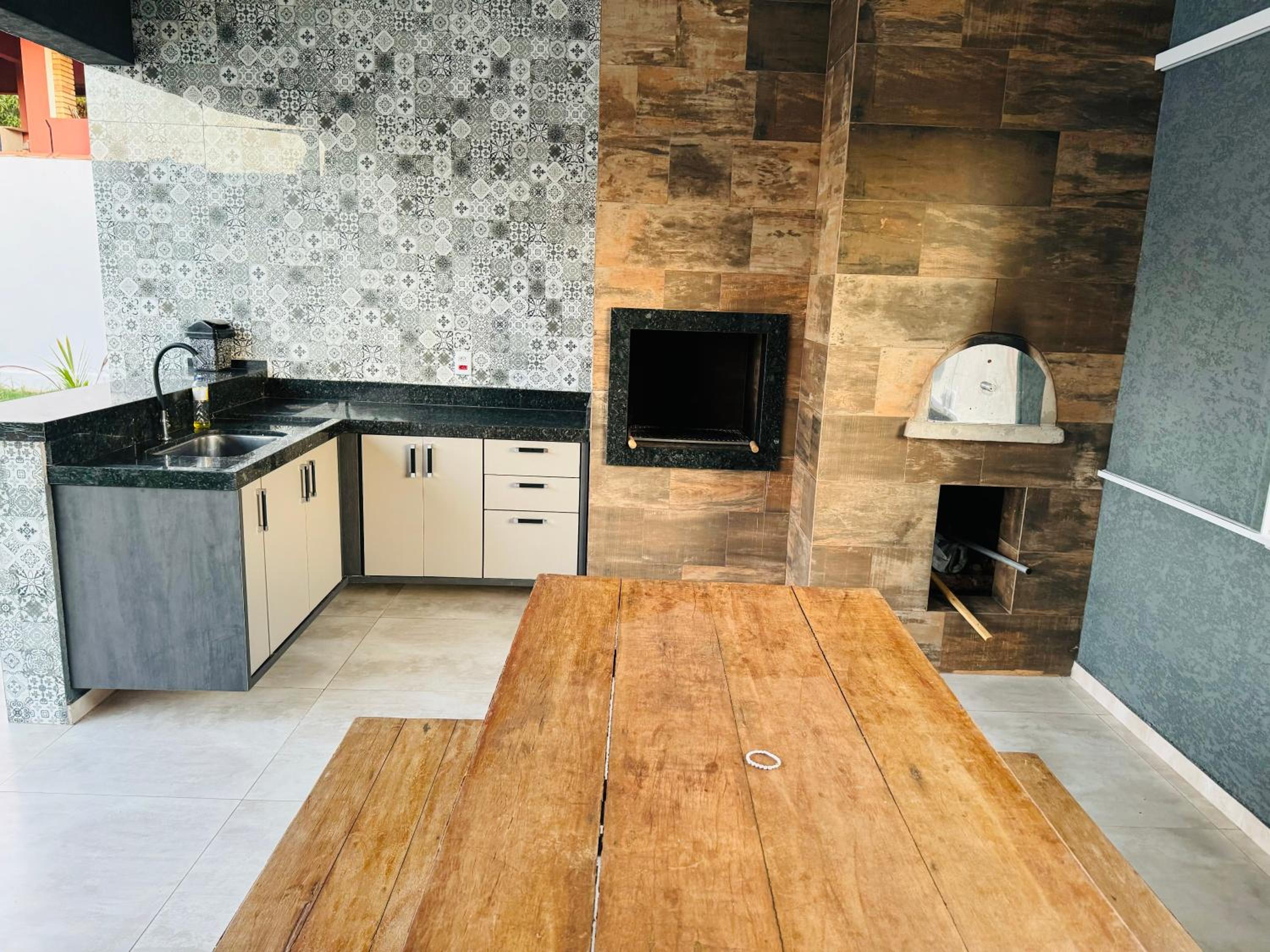 Linda casa em condomínio