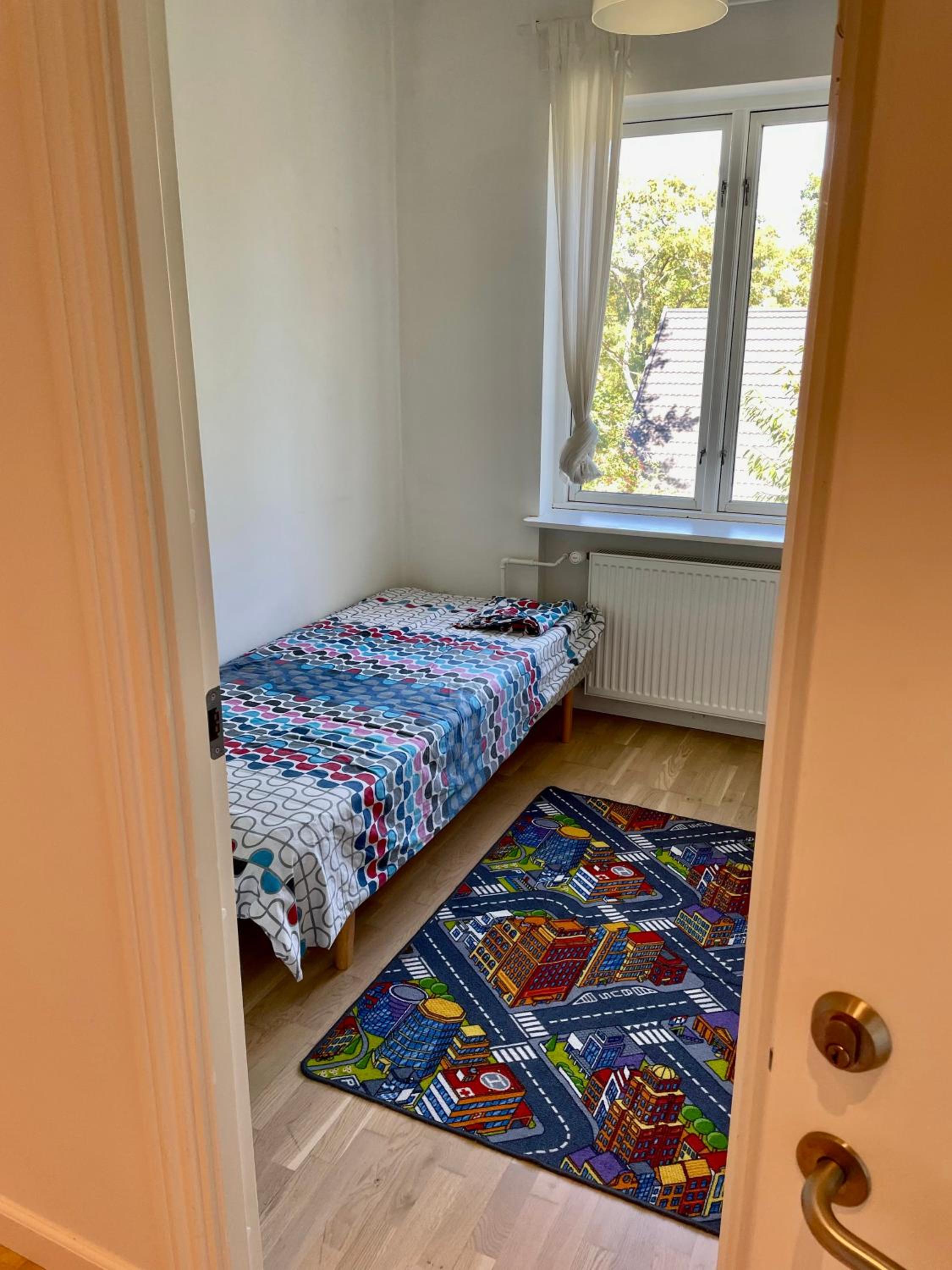 Spacious room in shared accommodation