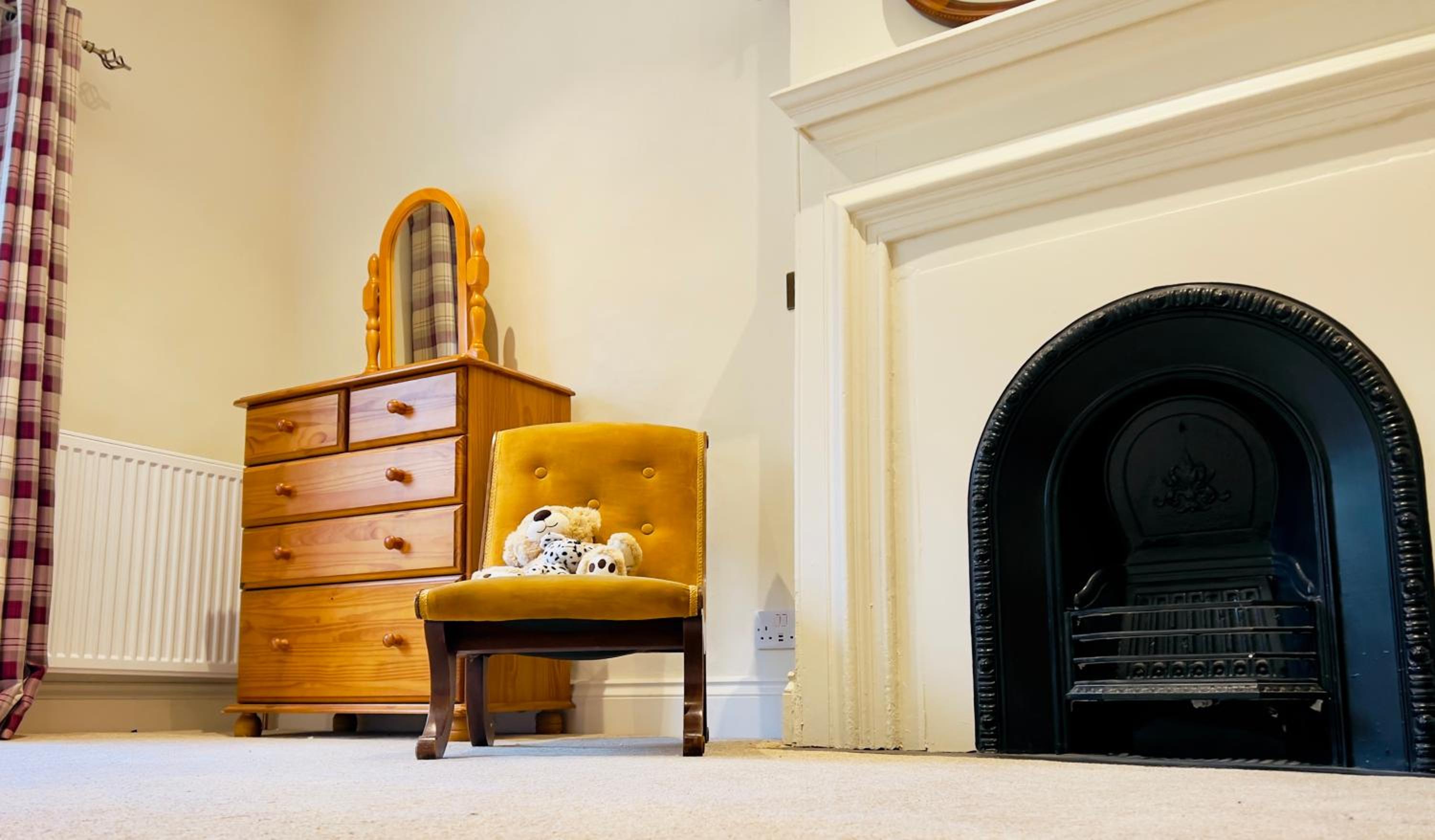 Large room in Stunning Cottage Edge of the Cotswolds