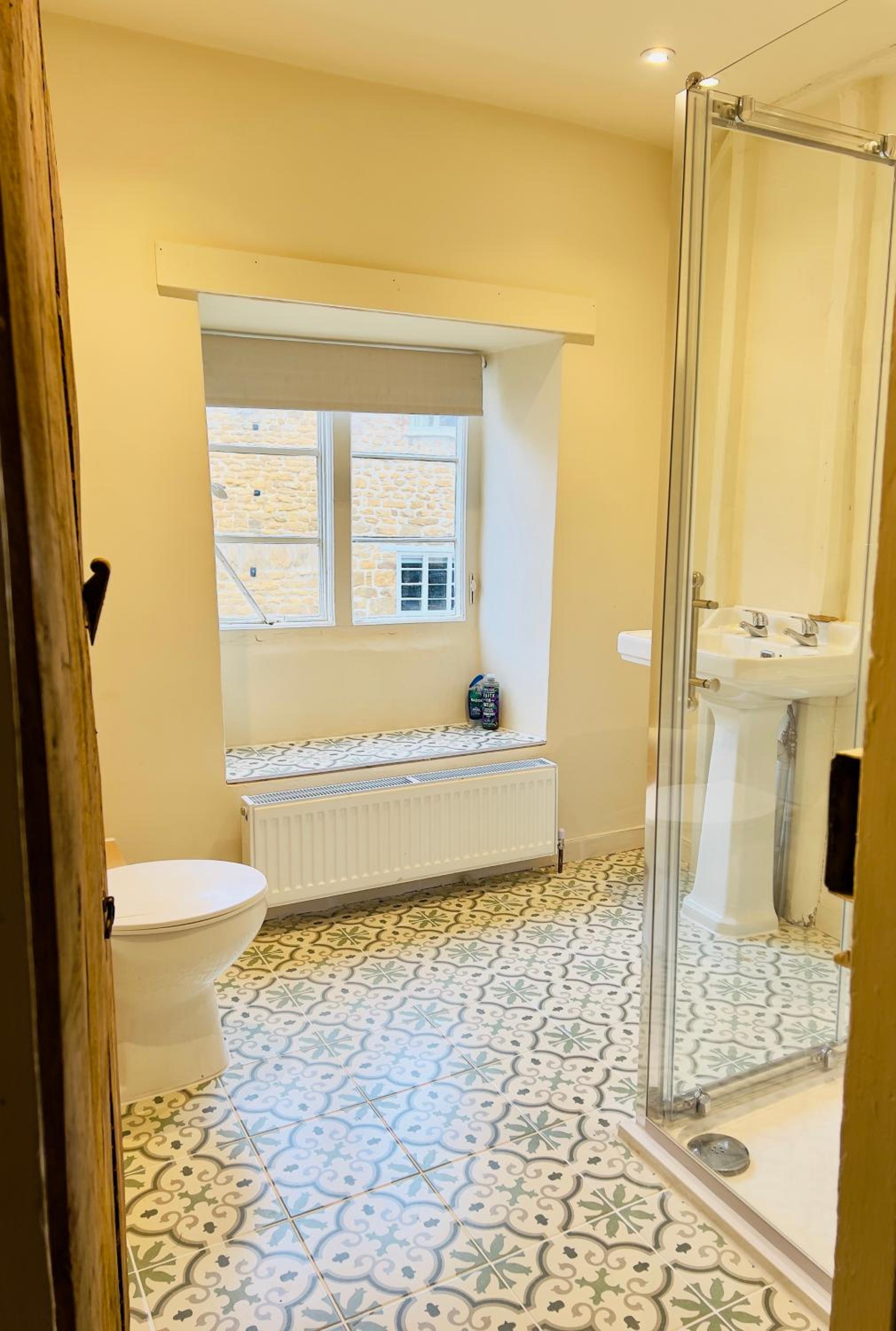 Large room in Stunning Cottage Edge of the Cotswolds