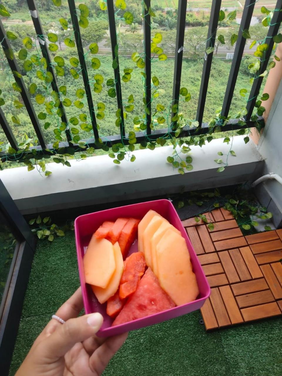 Studio Healing Sayana Apartment