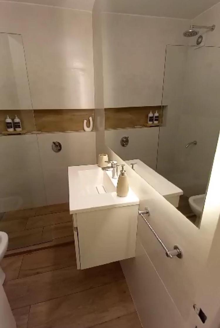 Modern 2 Bedroom Apt at Recoleta
