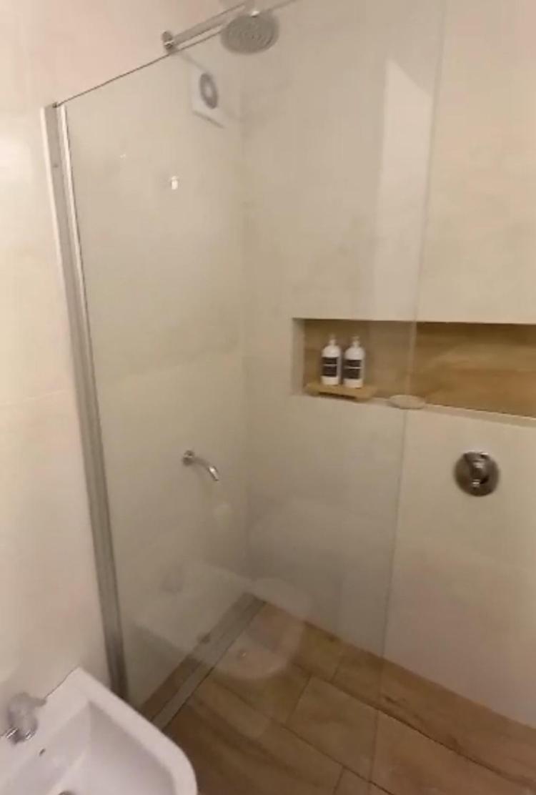 Modern 2 Bedroom Apt at Recoleta