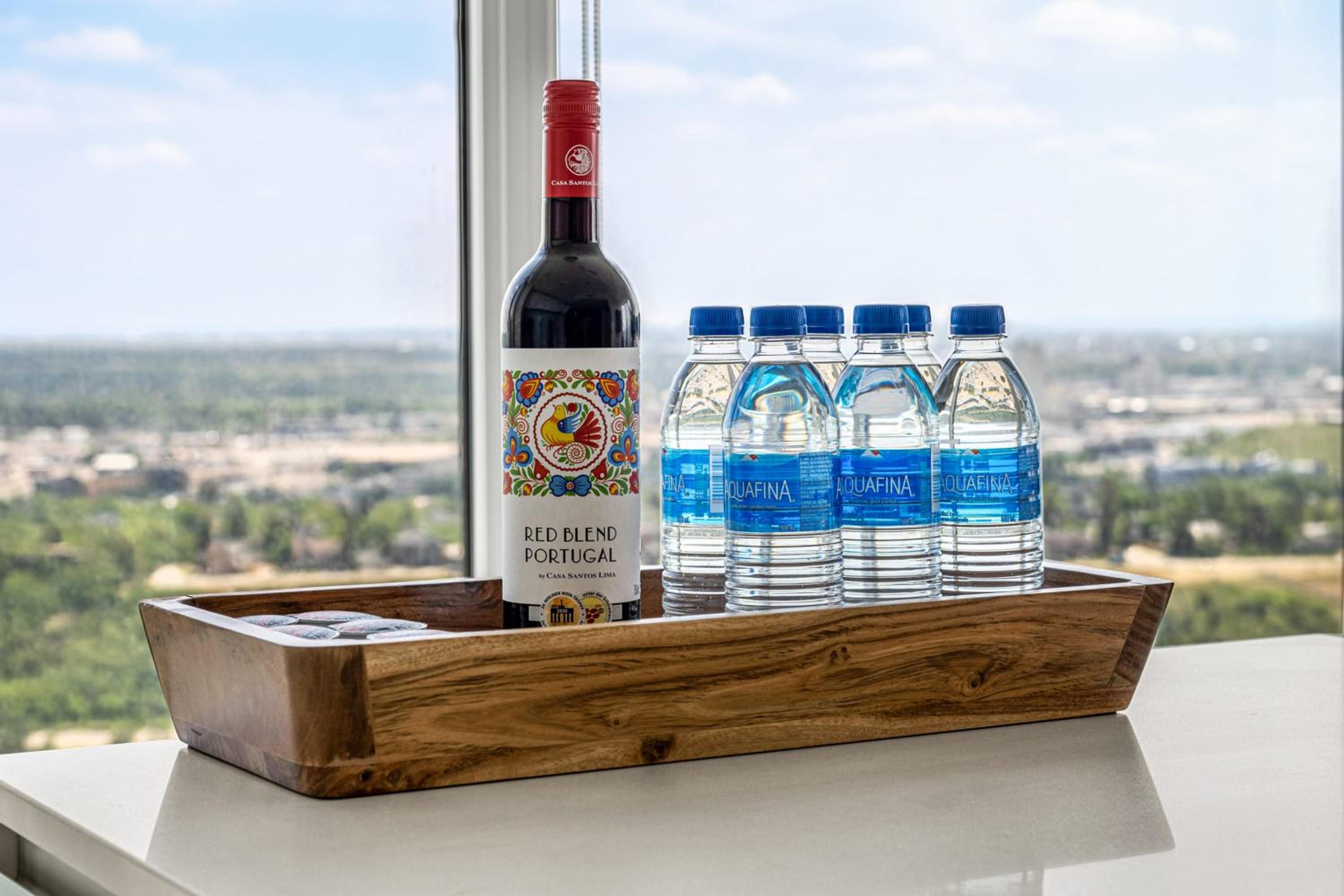 Stunning Rocky Mountain & DT Skyline Views! Near Stampede, Saddledome, BMO Centre! FREE Banff Pass, Wine, & Parking!