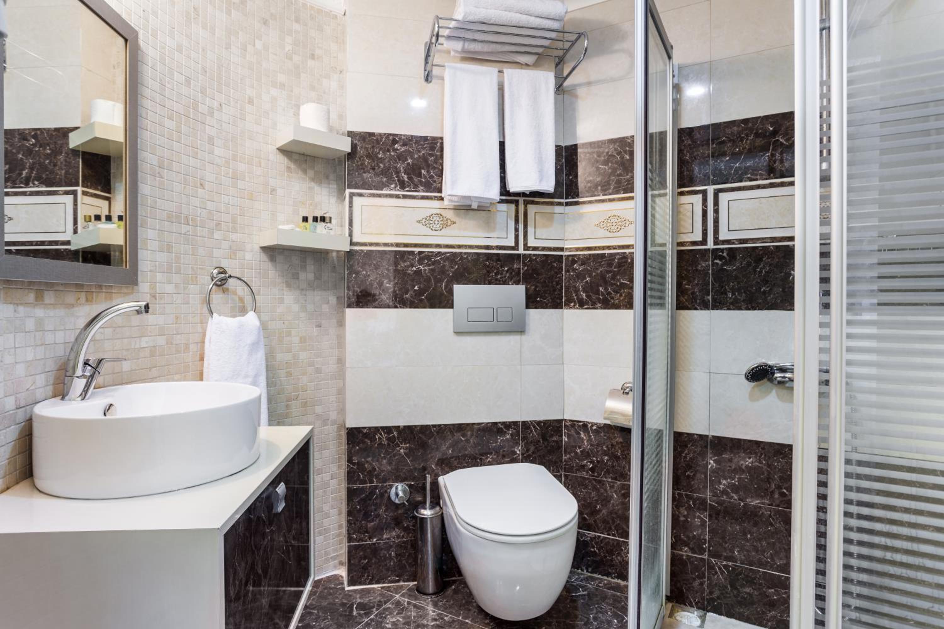 Ayhan Hotel - Image 16