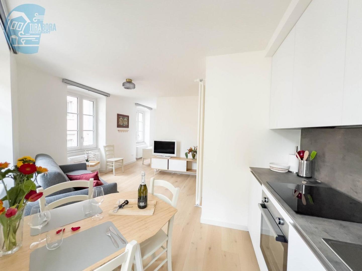 Corridoni 3B Tirabora Short Rent