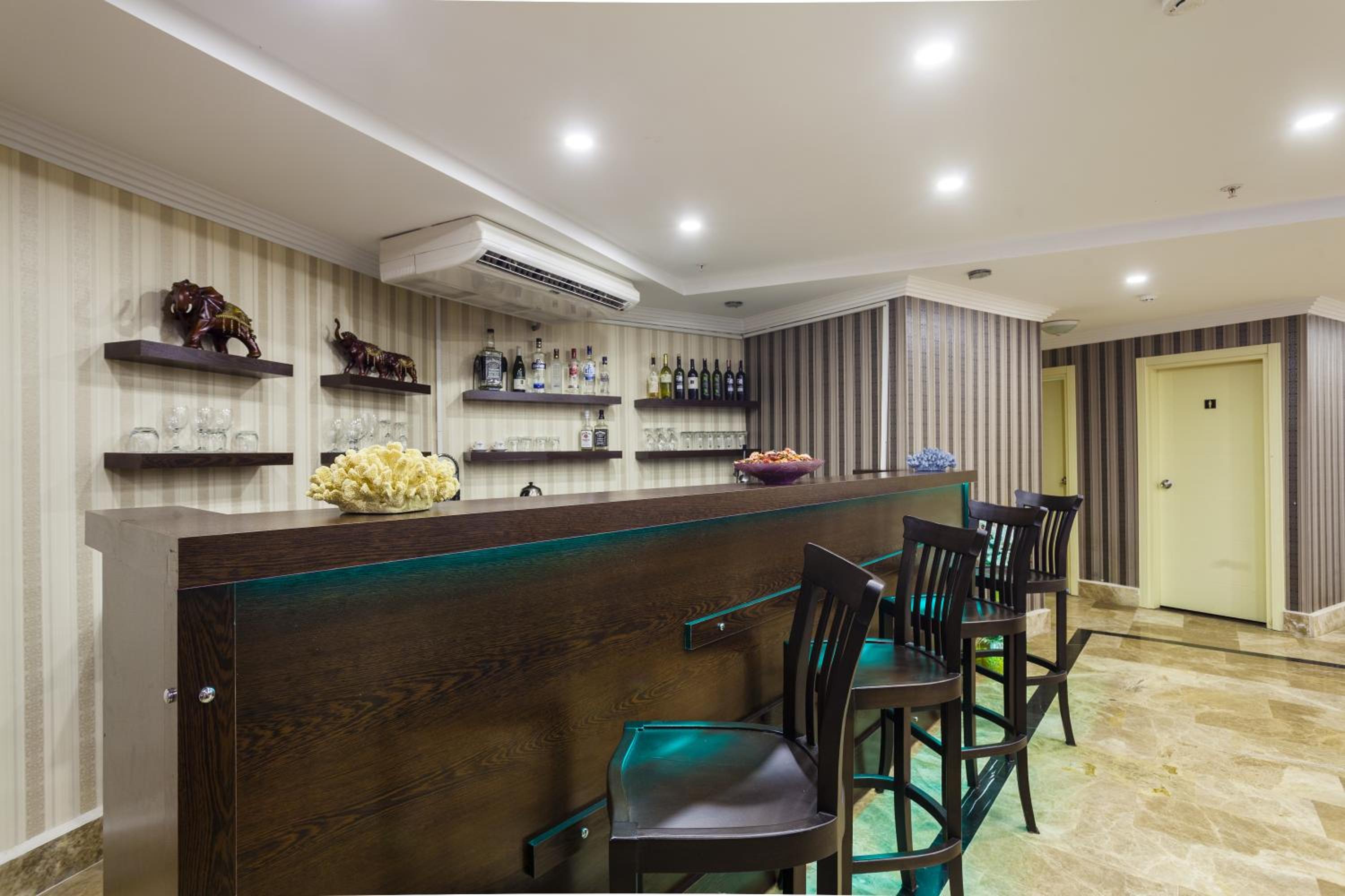 Ayhan Hotel - Image 17