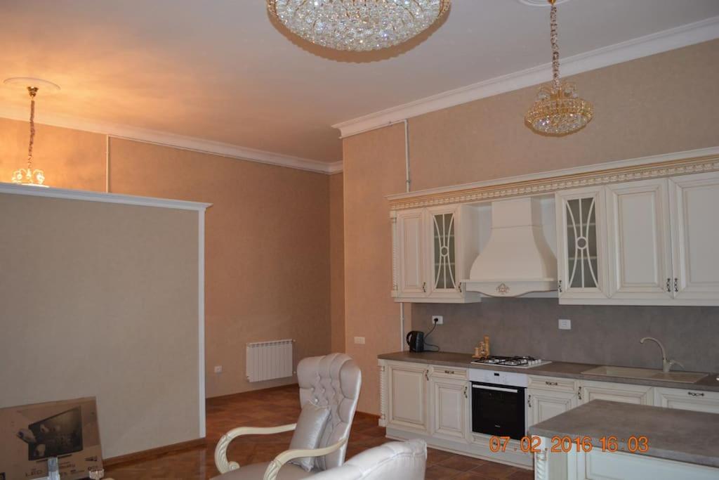 Classical apartment in heart of Baku