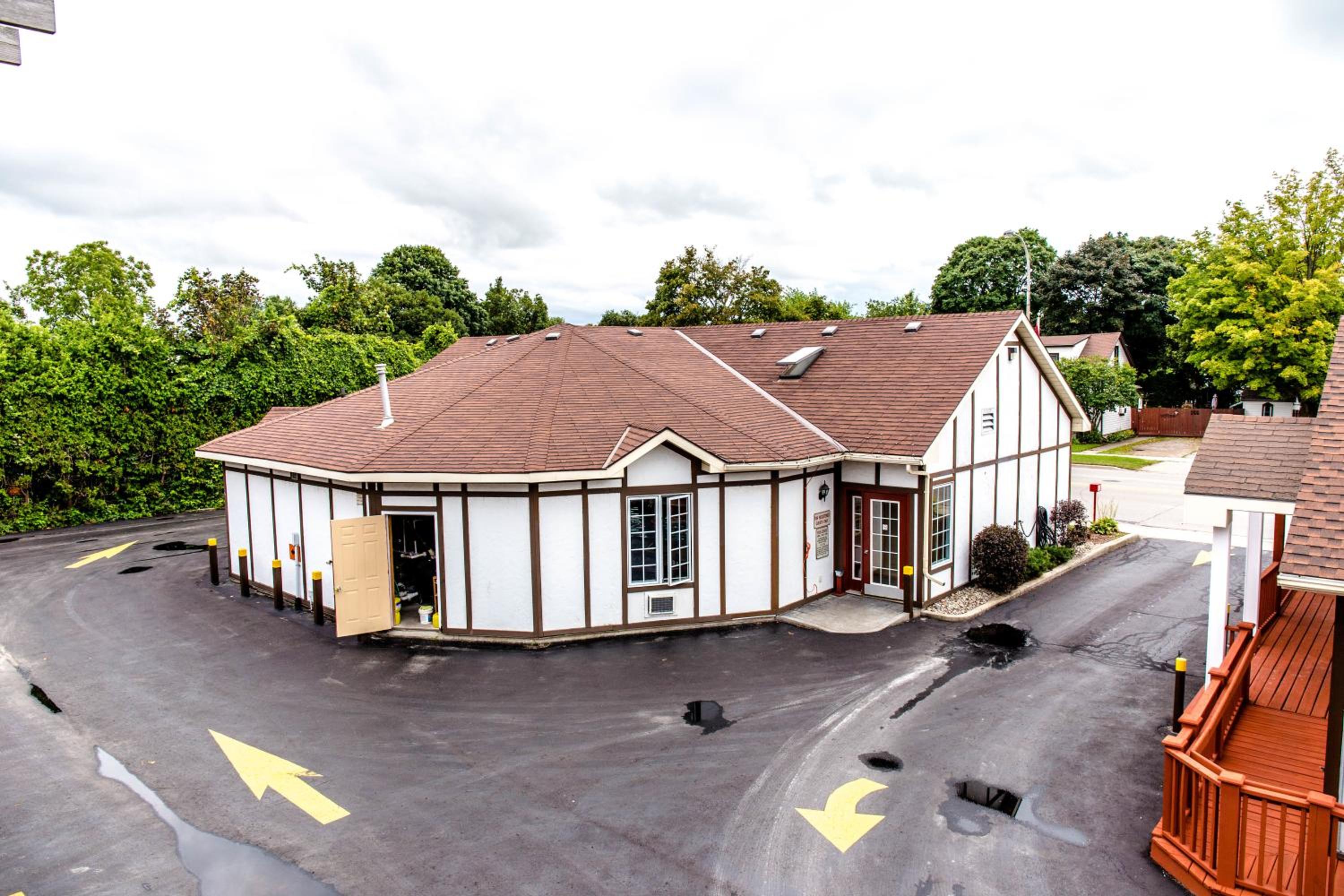 Cedar Lodge Motel