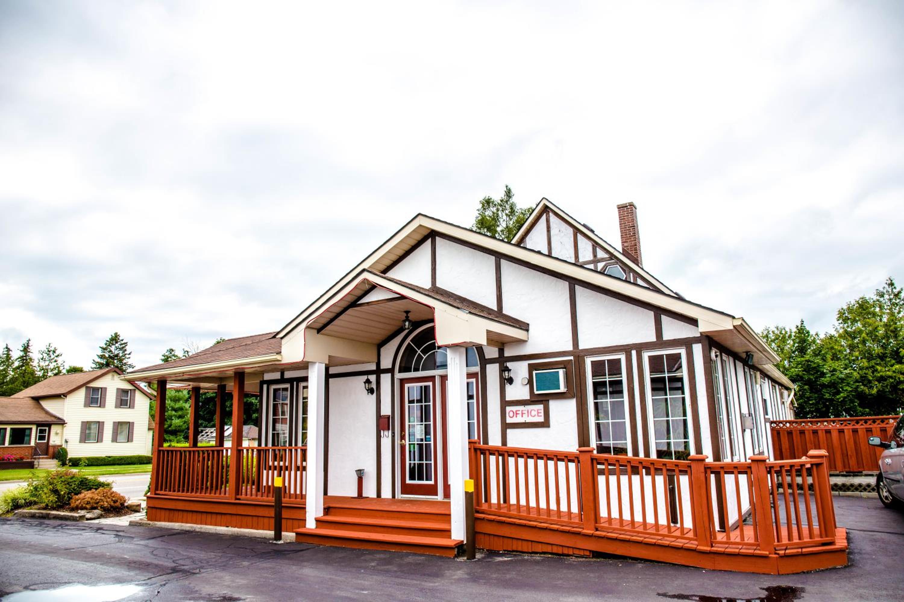 Cedar Lodge Motel