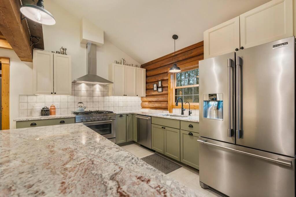 WinklerWald- 6 BR family retreat