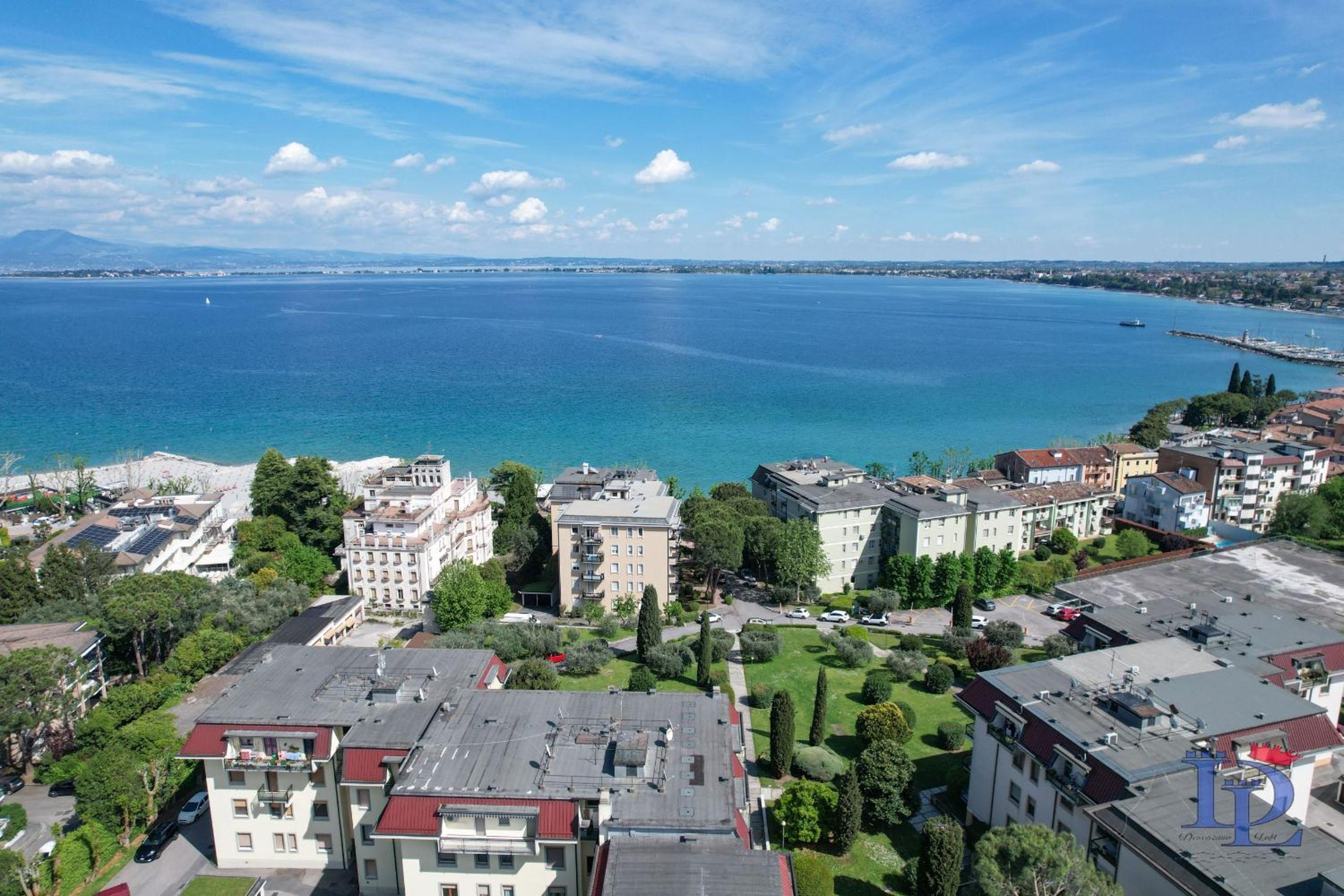 Elegance Apartment DesenzanoLoft Official Partner Homes & Villas by Marriott Bonvoy