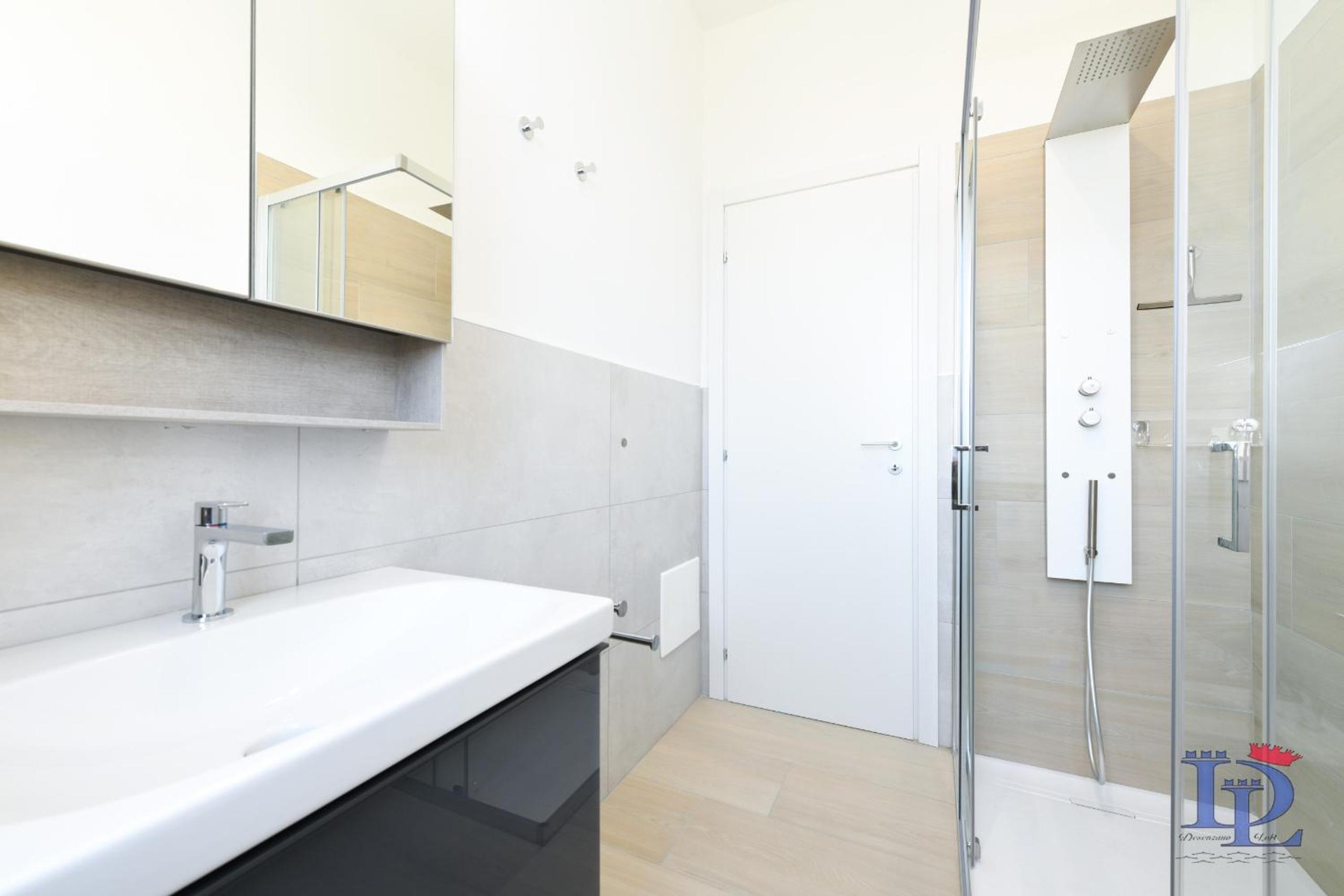 Elegance Apartment DesenzanoLoft Official Partner Homes & Villas by Marriott Bonvoy