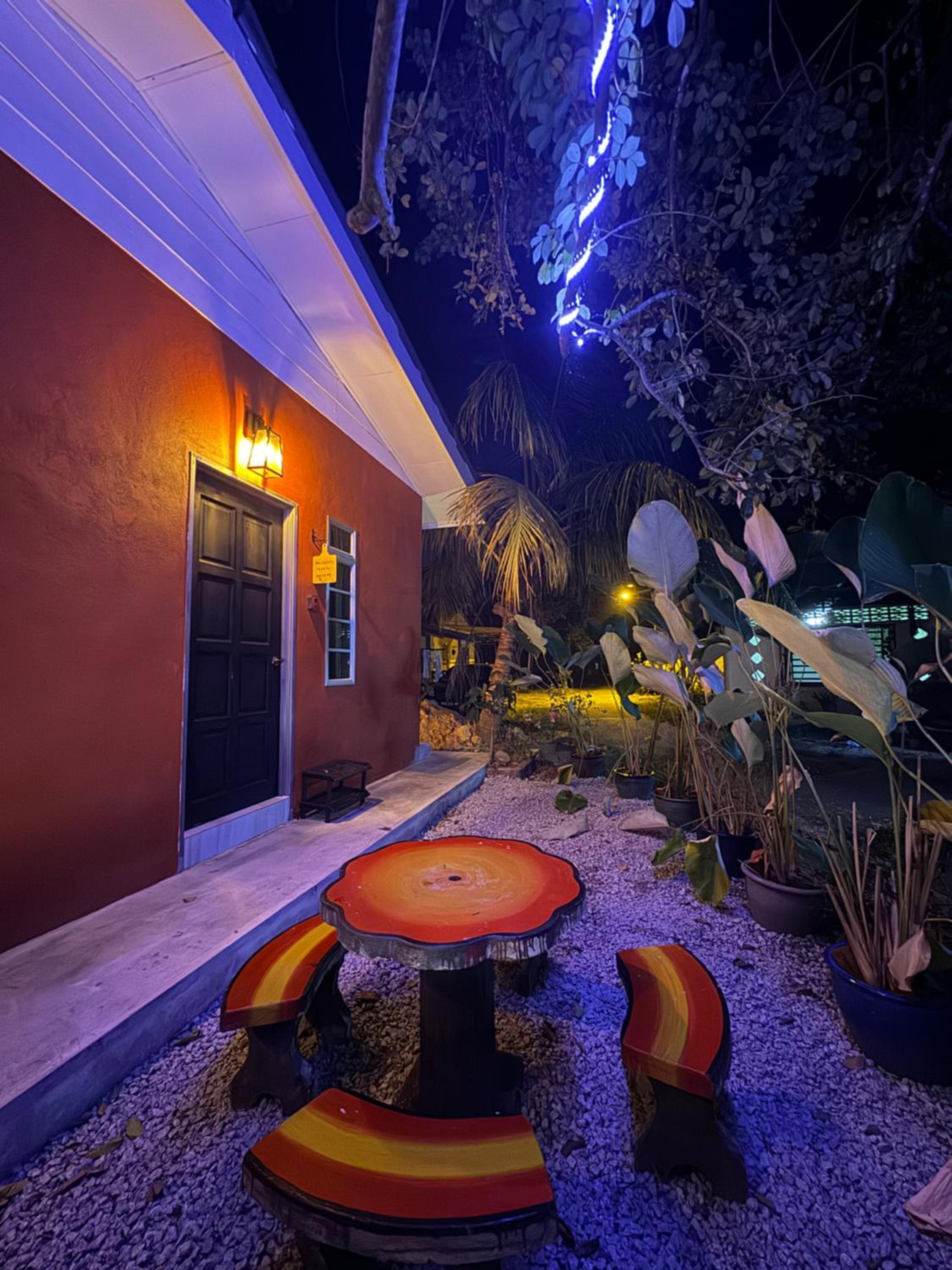 Cozy Scandinavi Guest room - Queen Bed, Free Netflix, Prime & Wi-Fi Near Bukit Mertajam photo 6
