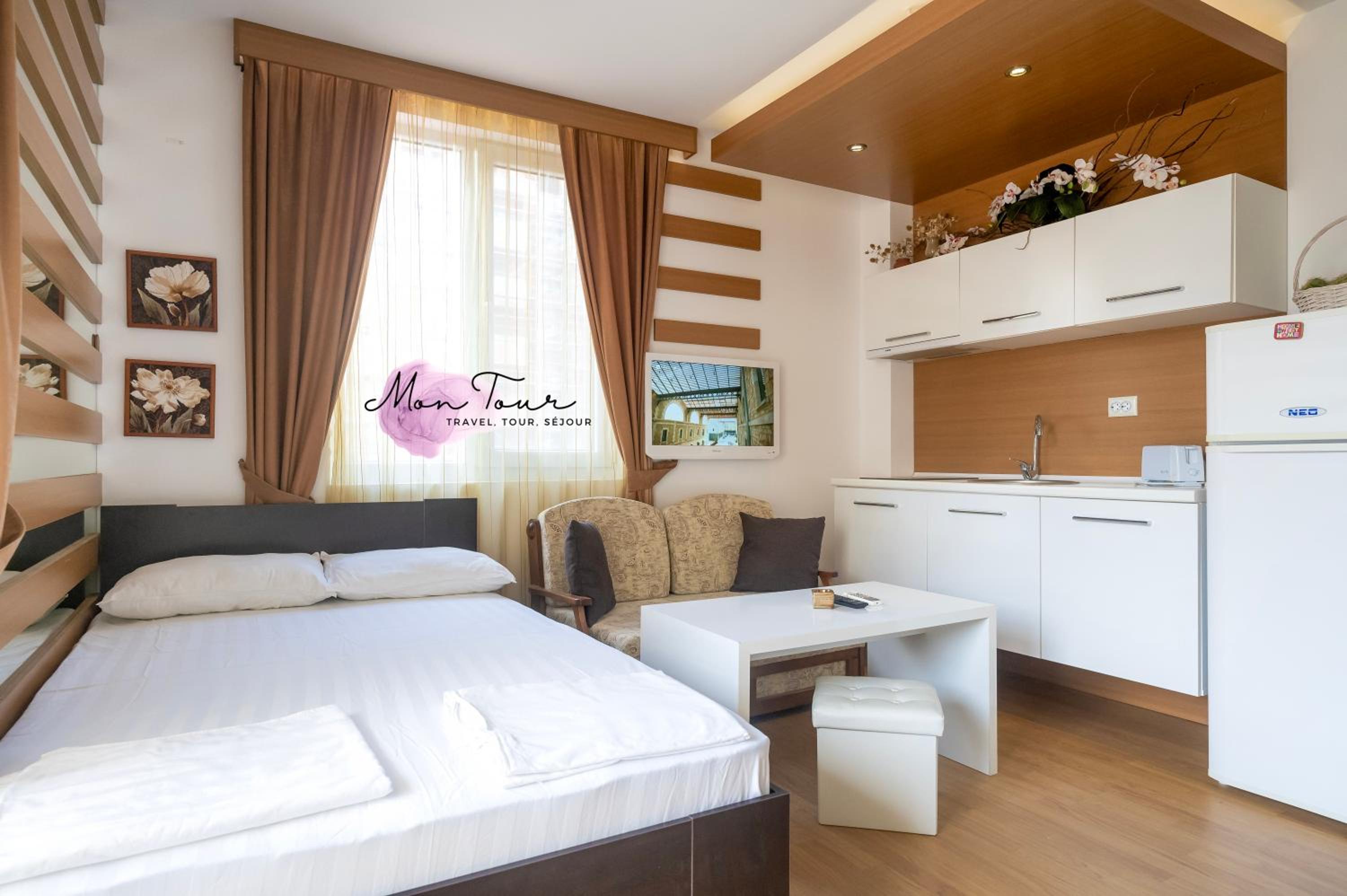 Mon Tour apartments