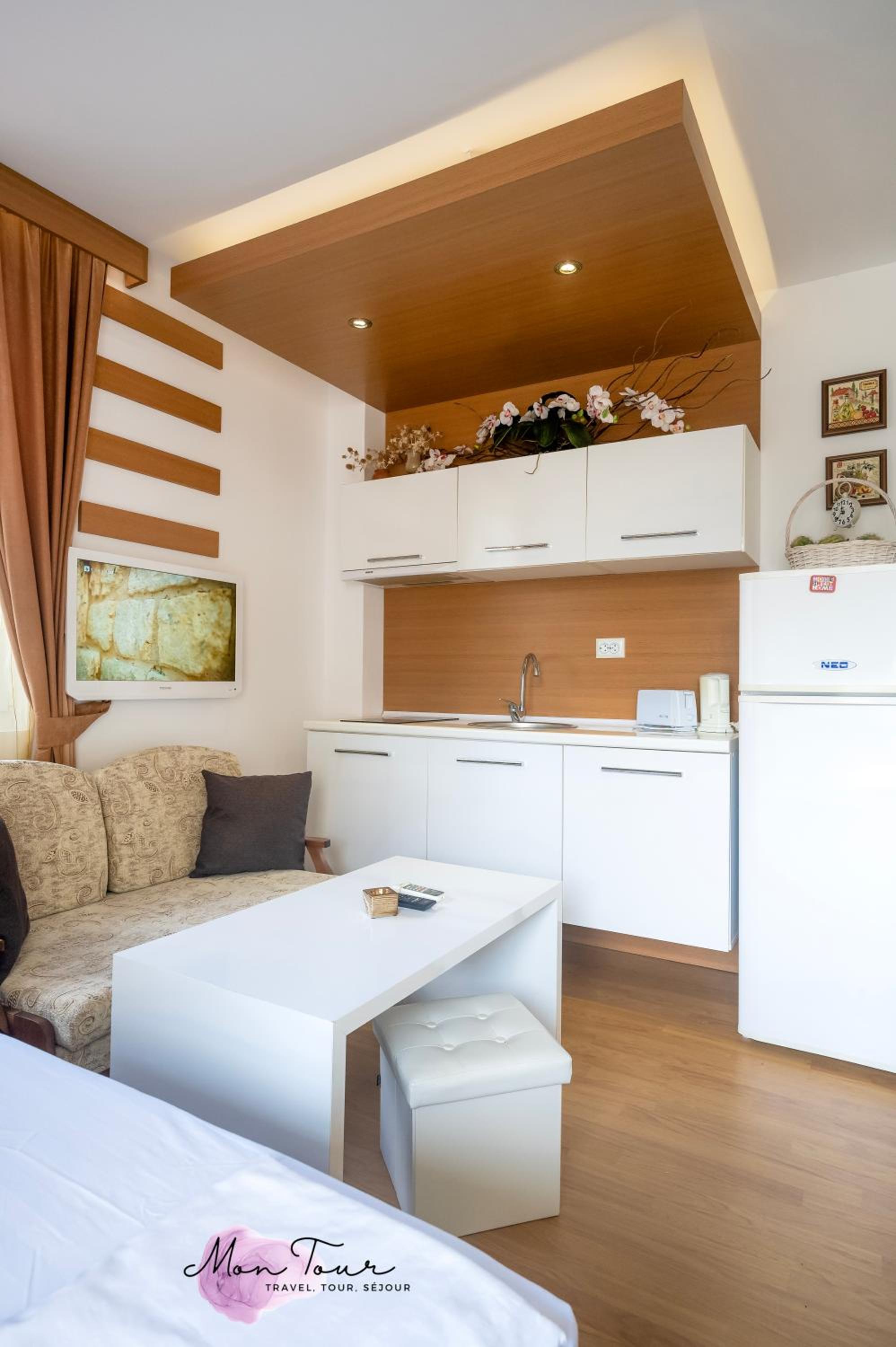 Mon Tour apartments