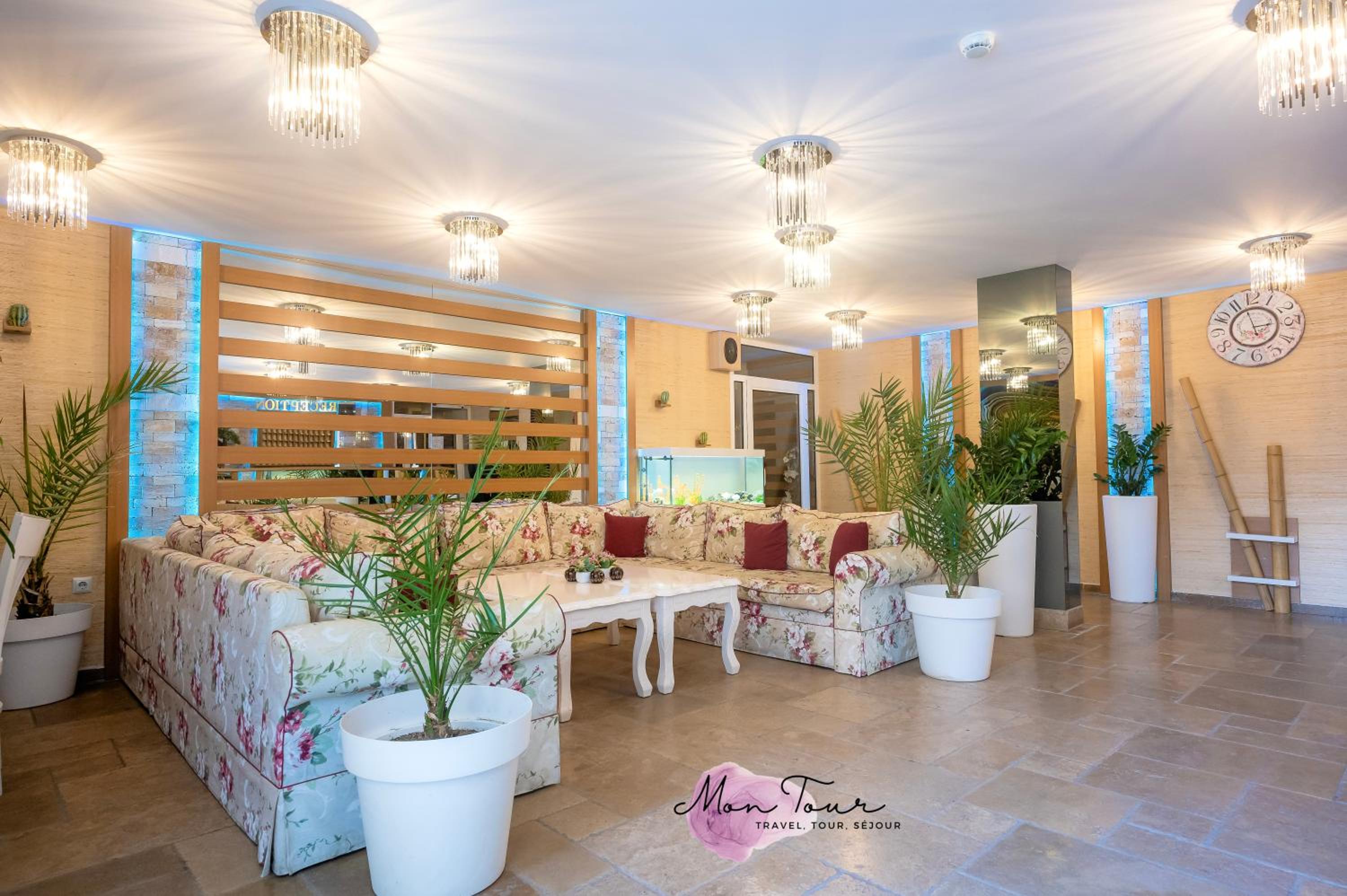 Mon Tour apartments