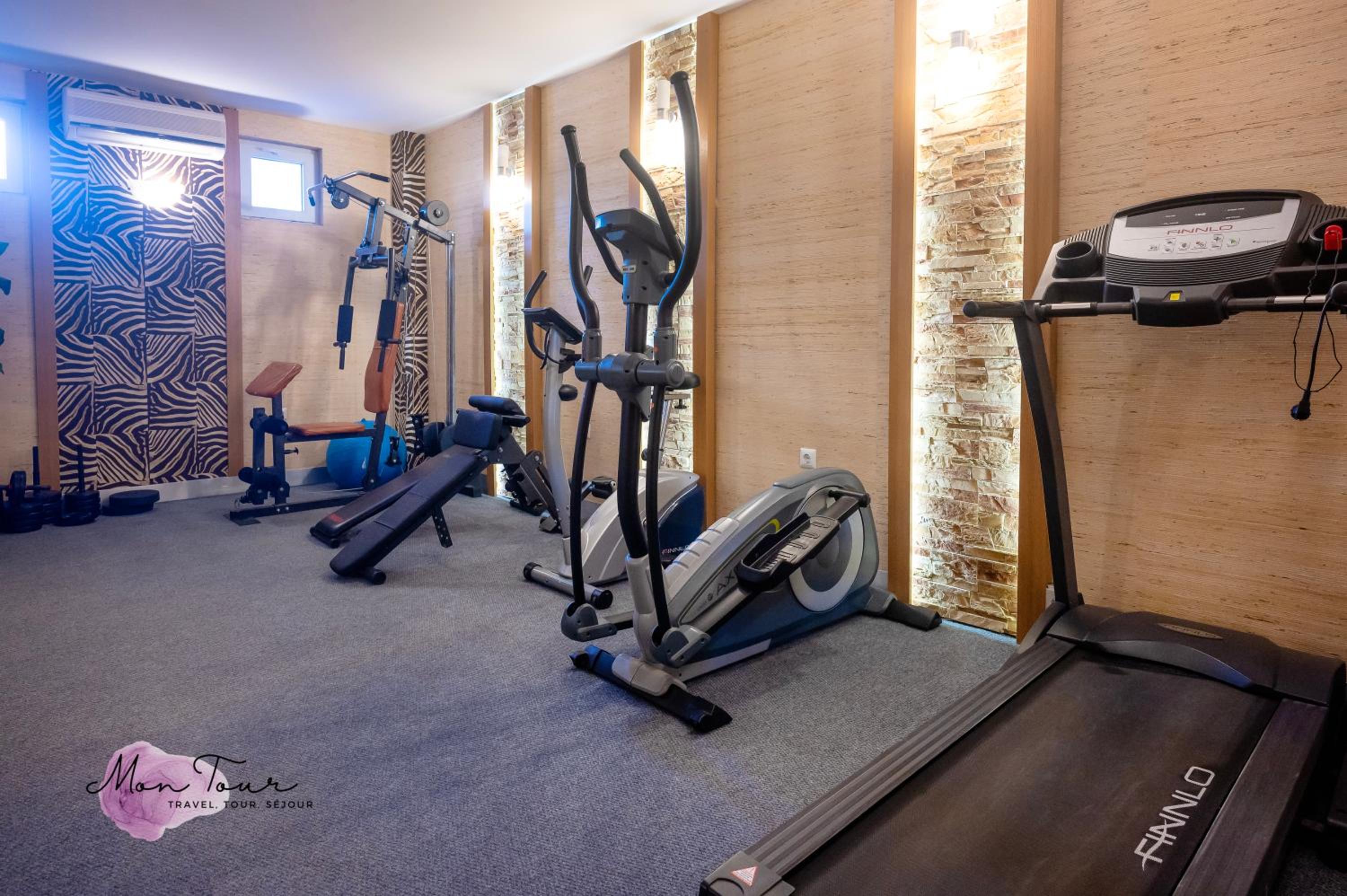 Mon Tour apartments