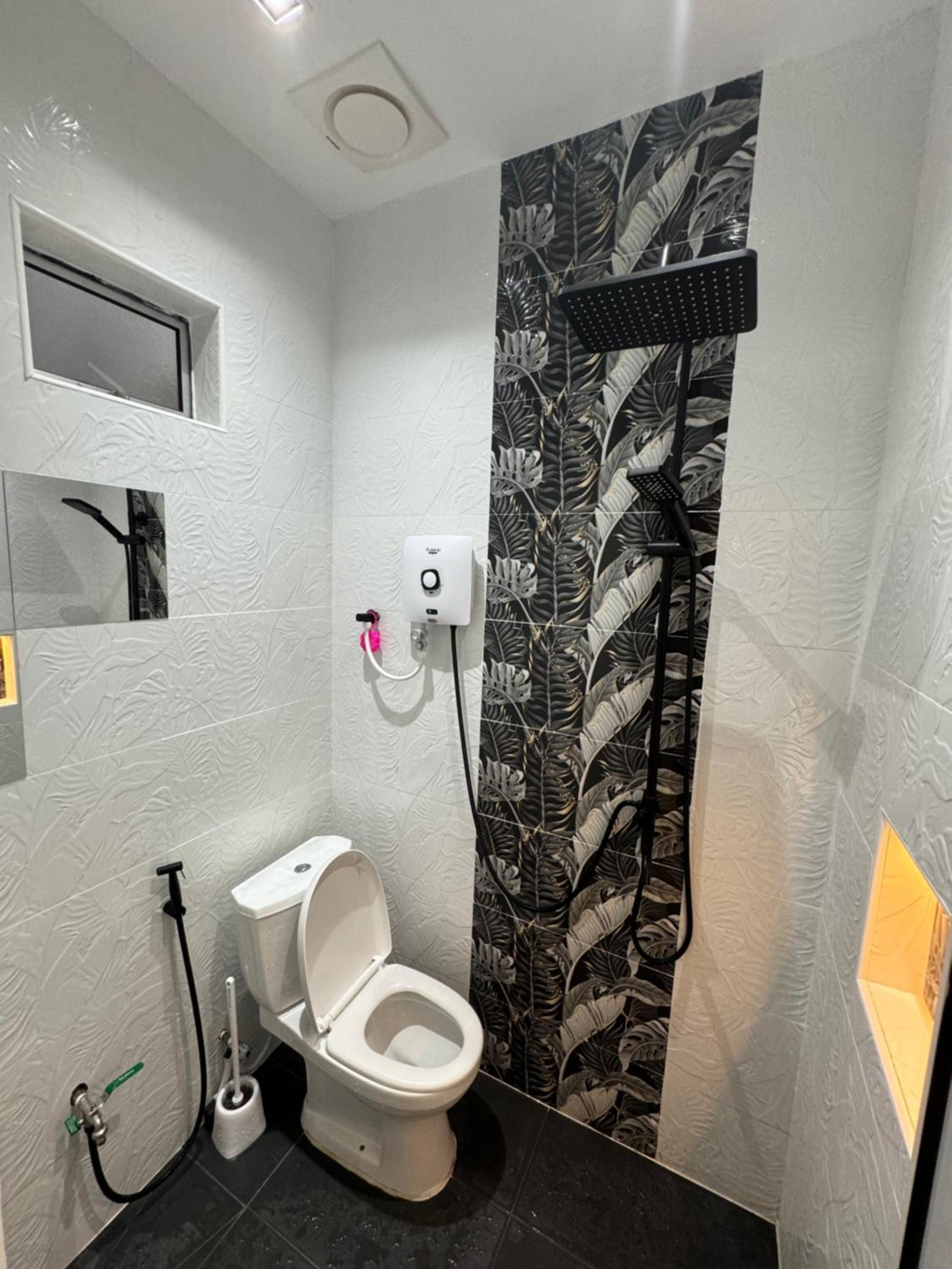 Stylish Balinimo Guest room - King Bed, Free Netflix, Prime & Wi-Fi Near Bukit Mertajam photo 4