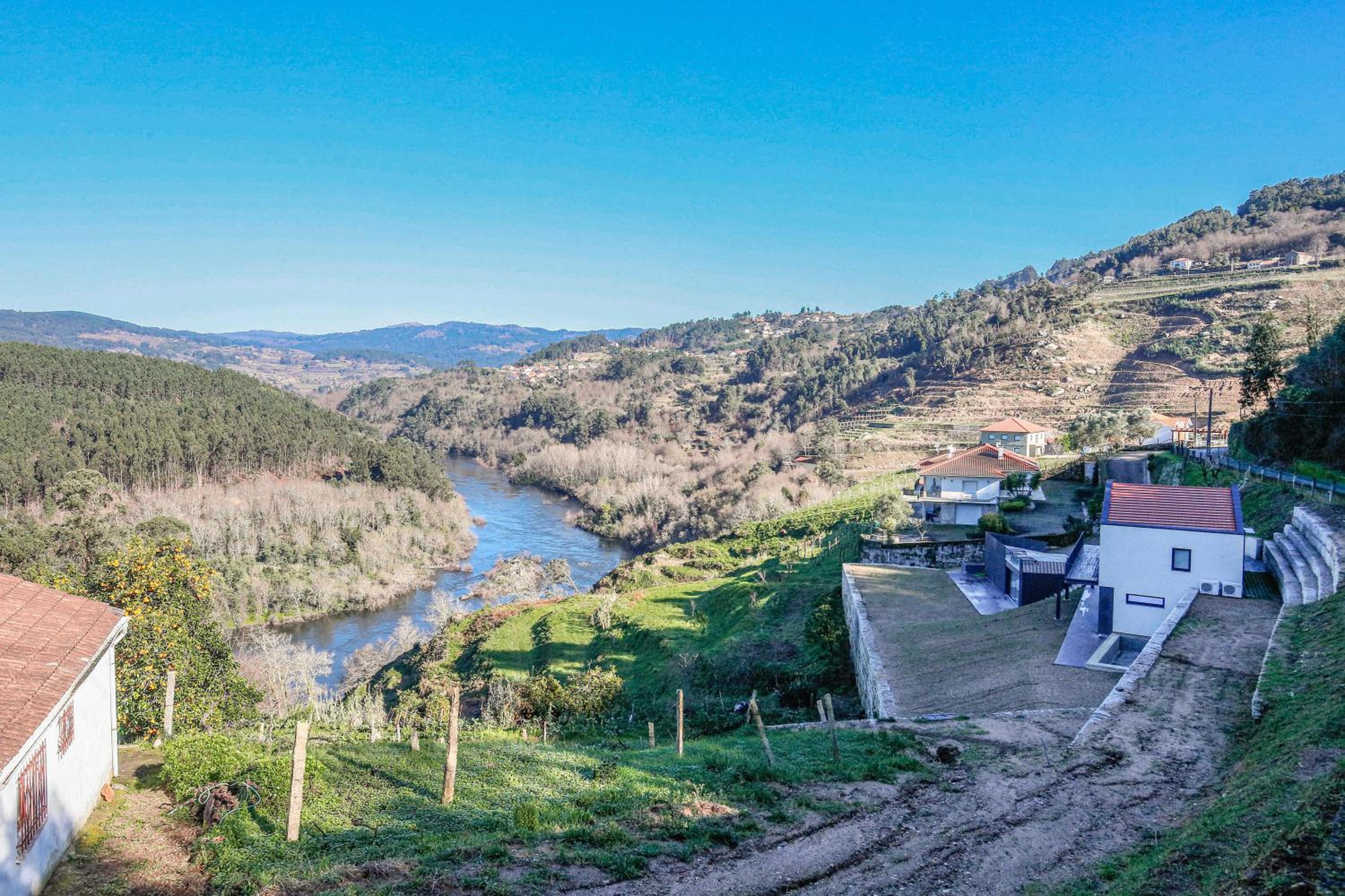 Casa do Barbeiro - View of the River Minho view 2