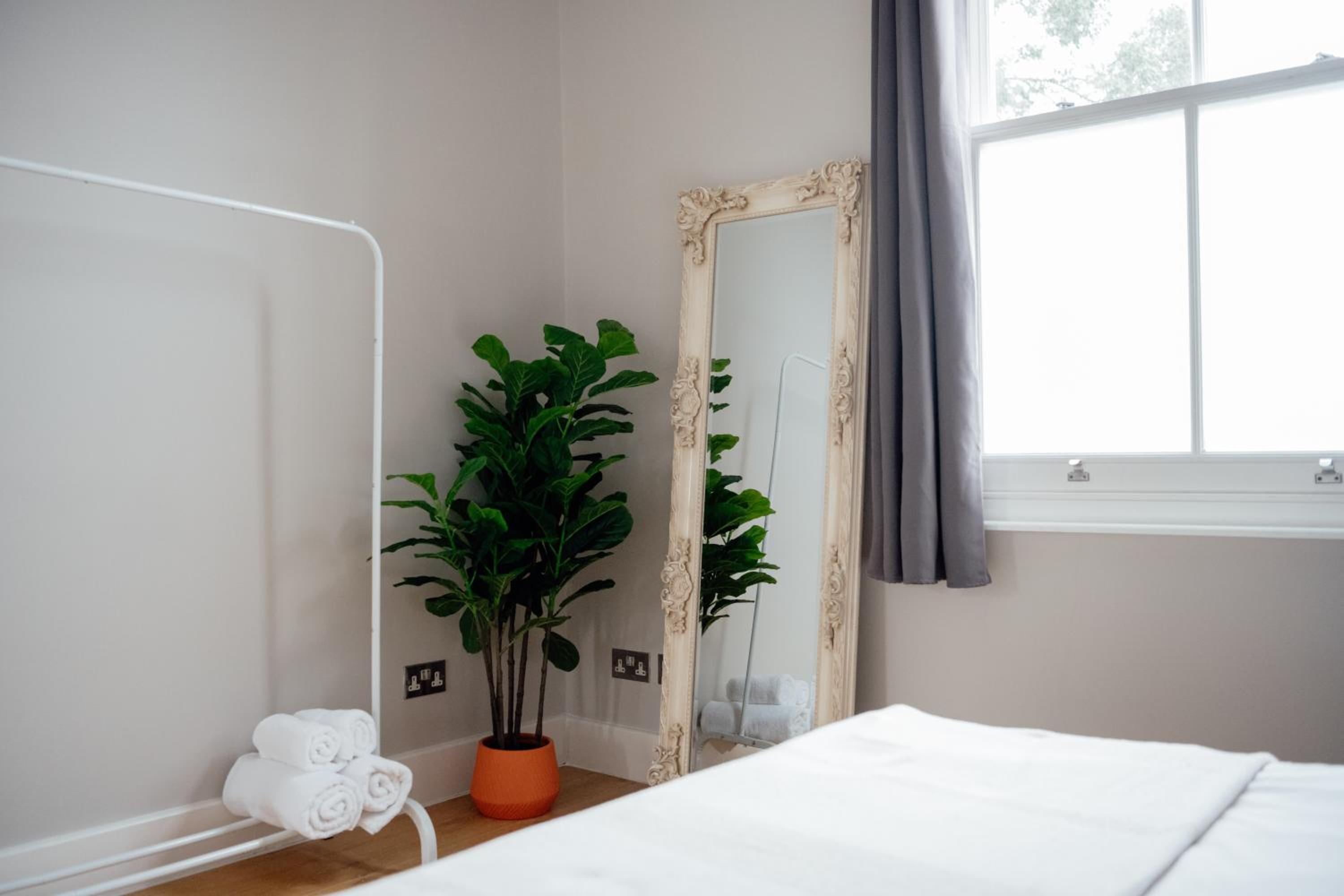 Contemporary & Chic 1 Bedroom Apartment in Honor Oak